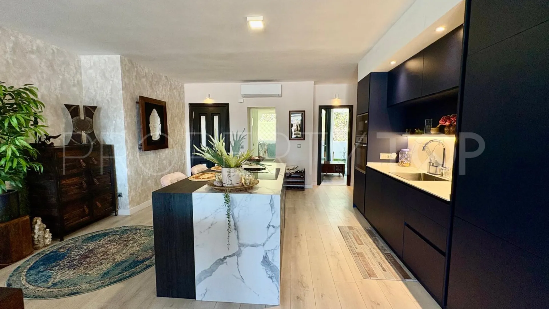 2 bedrooms apartment in Benahavis for sale