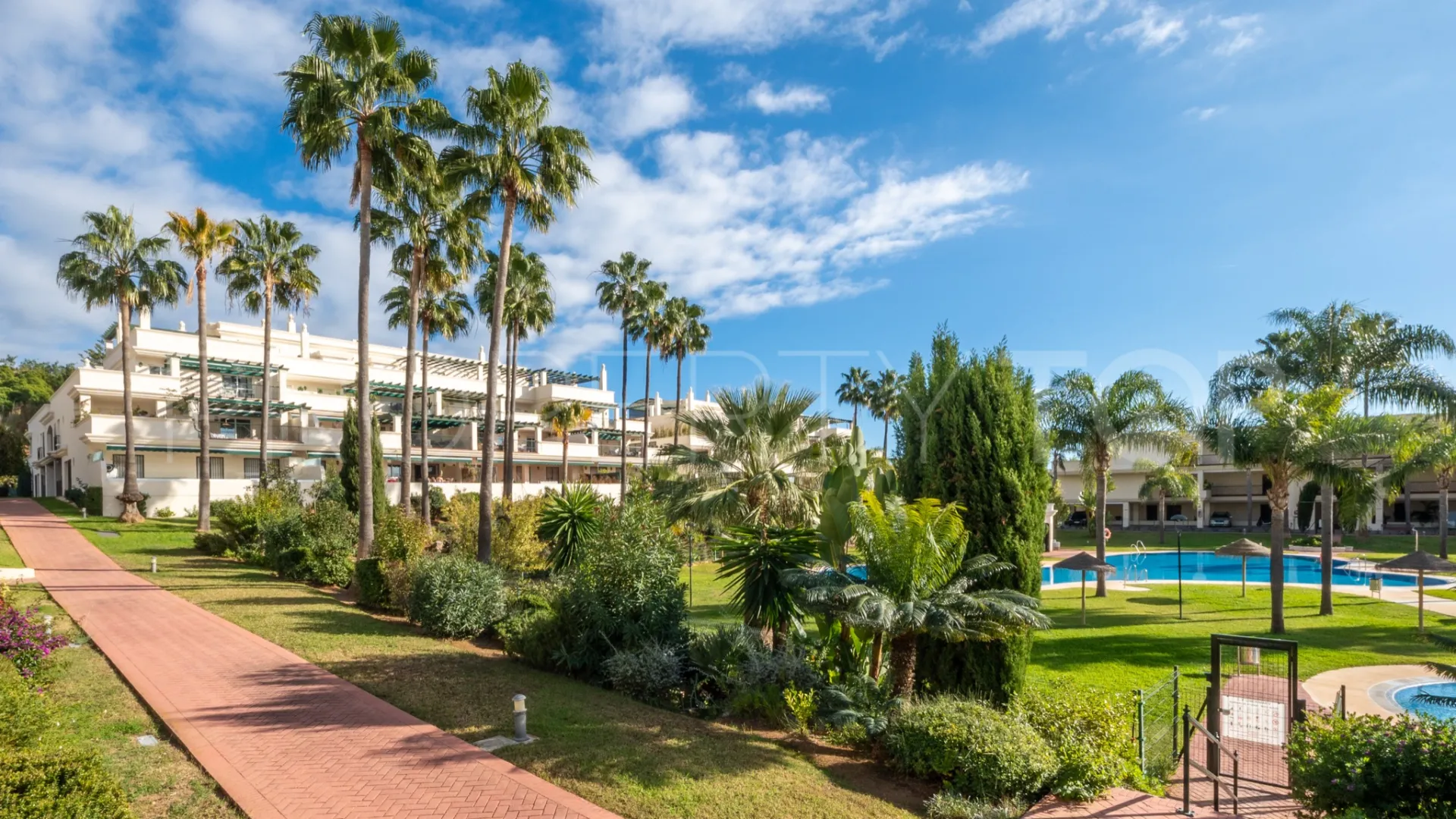 Se vende apartamento de 2 dormitorios en Lorcrimar