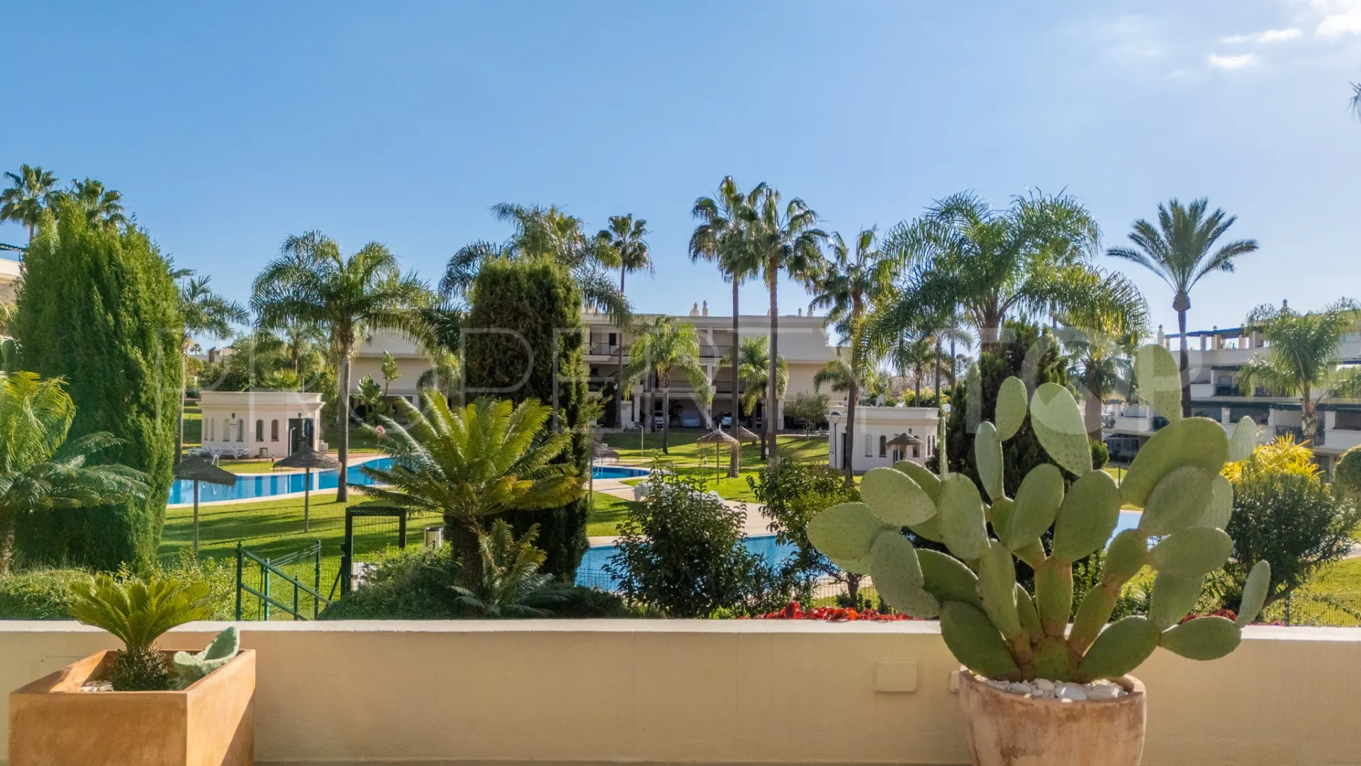 Se vende apartamento de 2 dormitorios en Lorcrimar