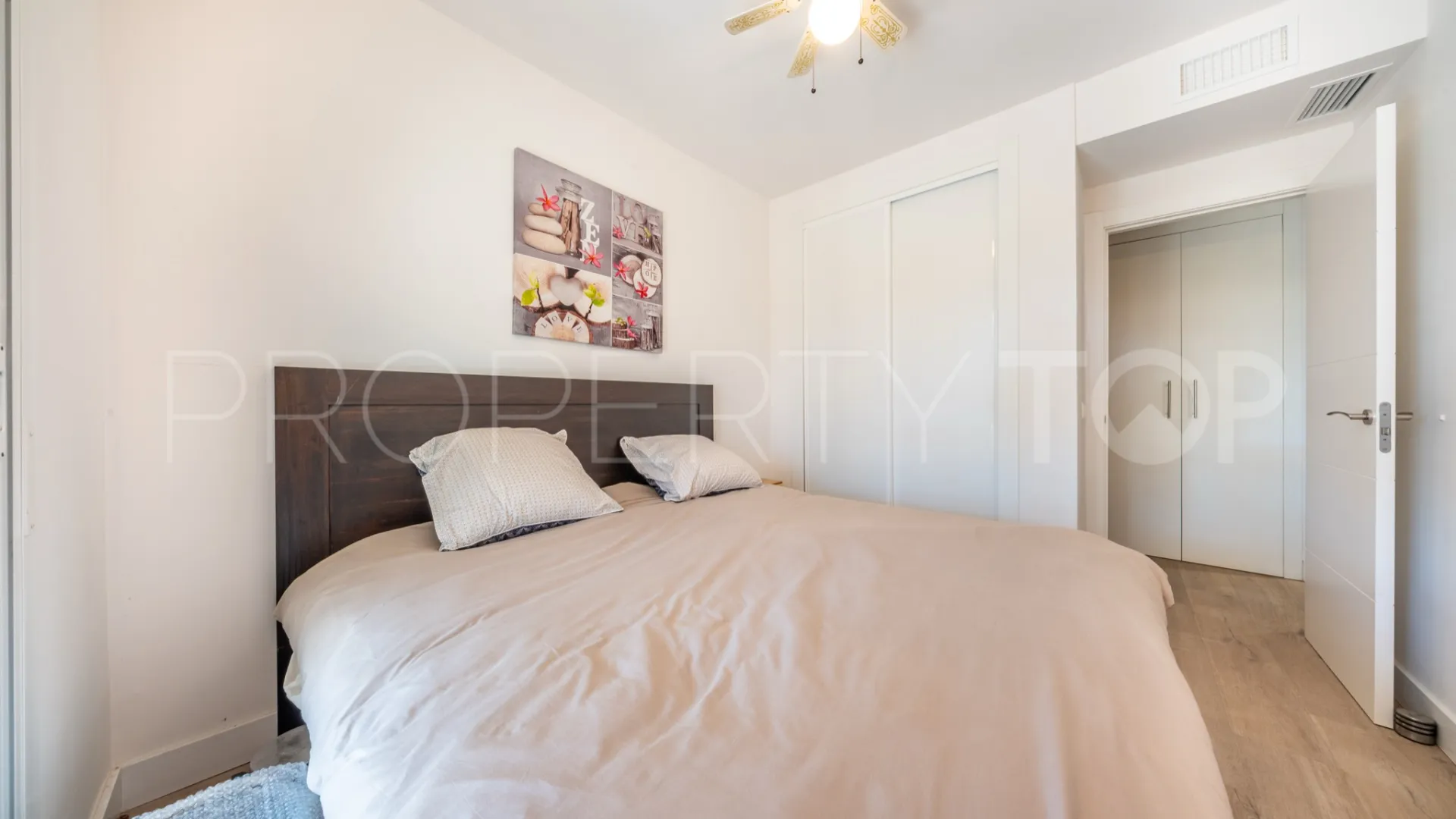 Se vende apartamento de 2 dormitorios en Lorcrimar