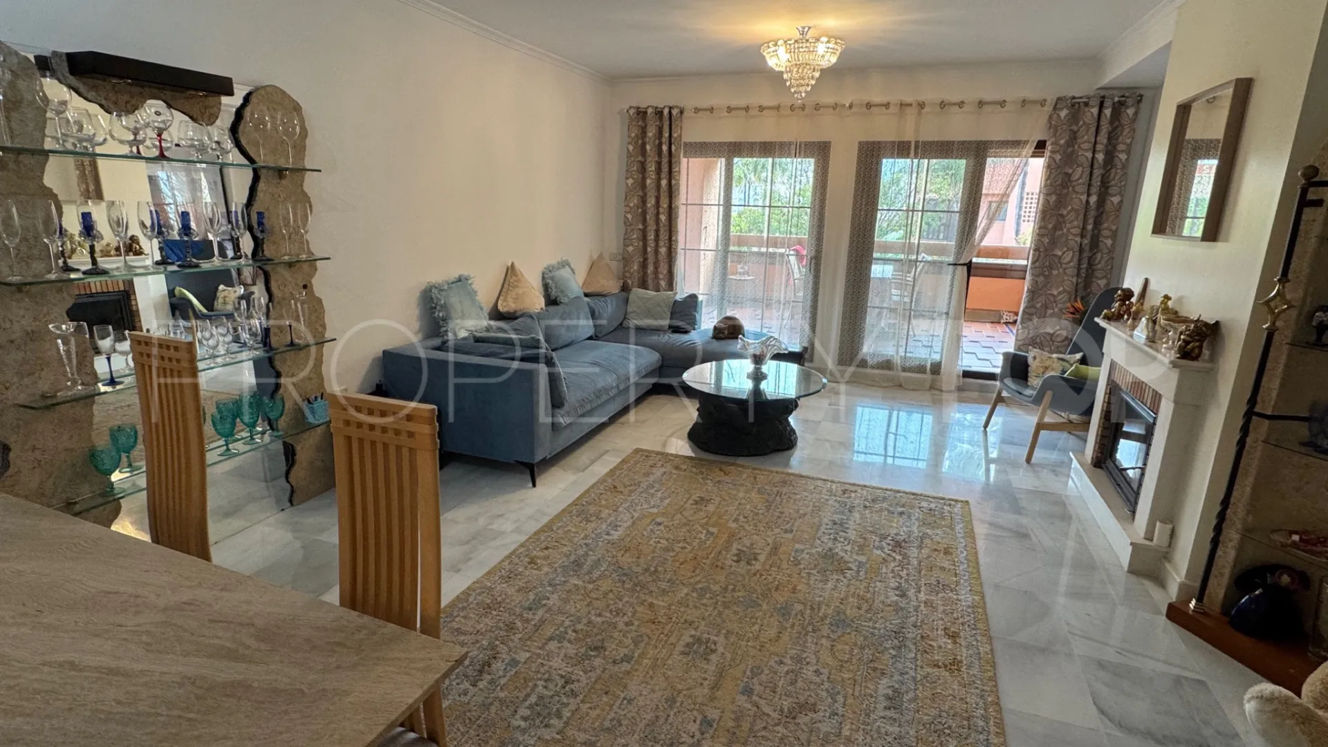 Buy Hacienda del Sol 4 bedrooms apartment