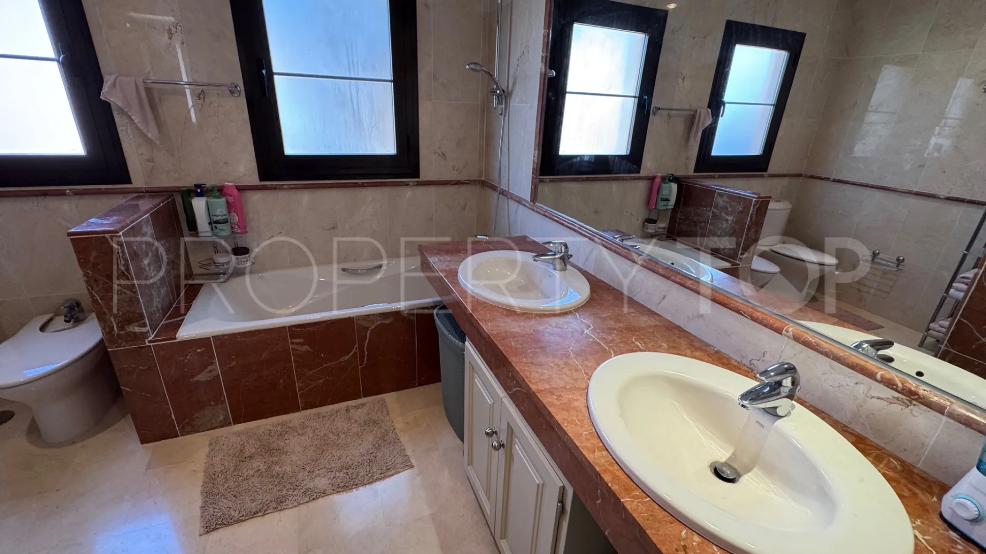 Buy Hacienda del Sol 4 bedrooms apartment