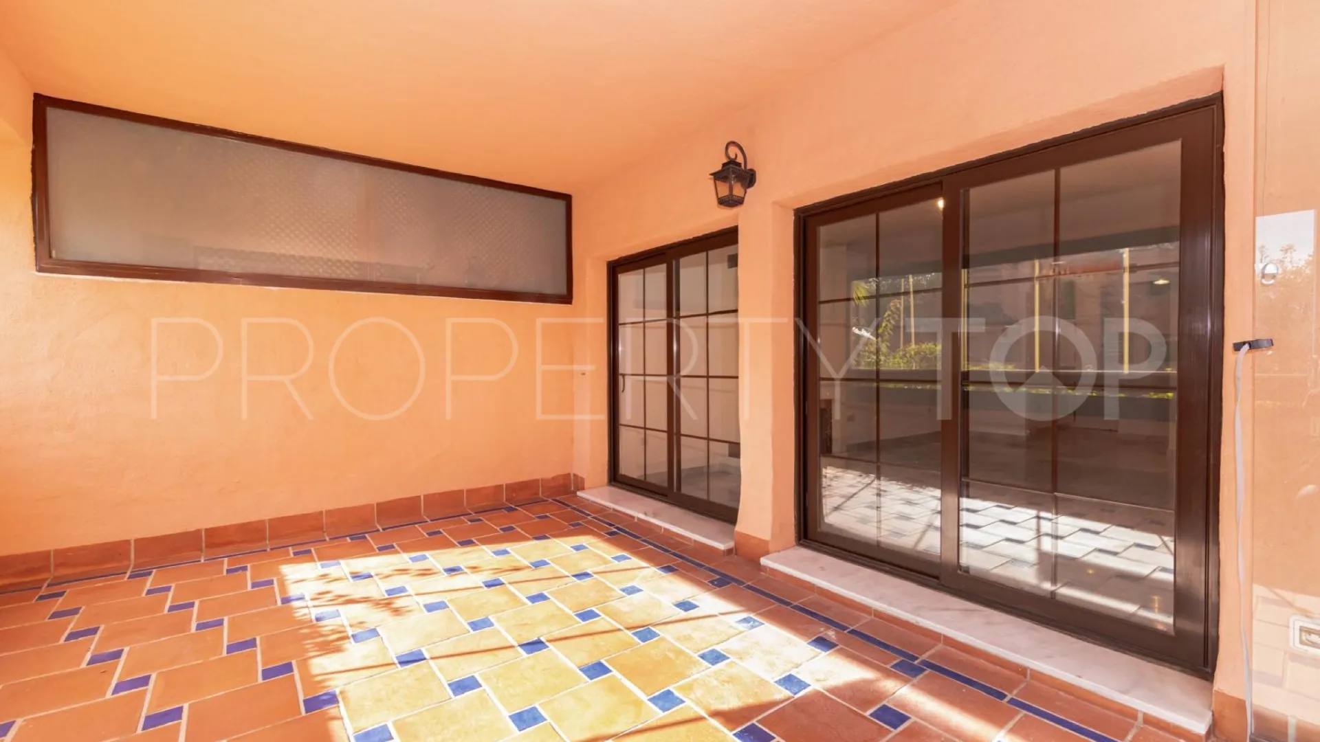 Buy Hacienda del Sol 4 bedrooms apartment