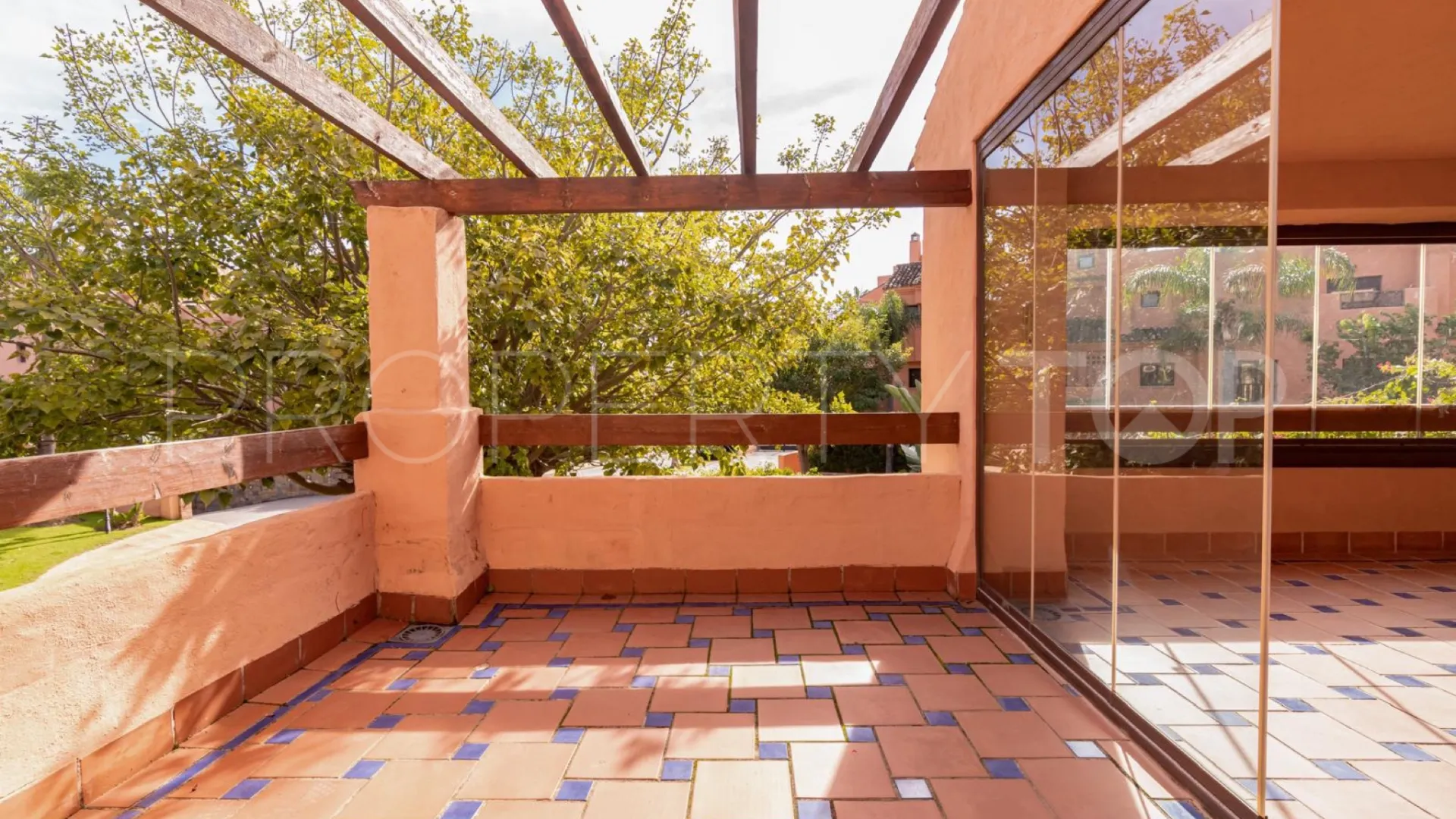Buy Hacienda del Sol 4 bedrooms apartment