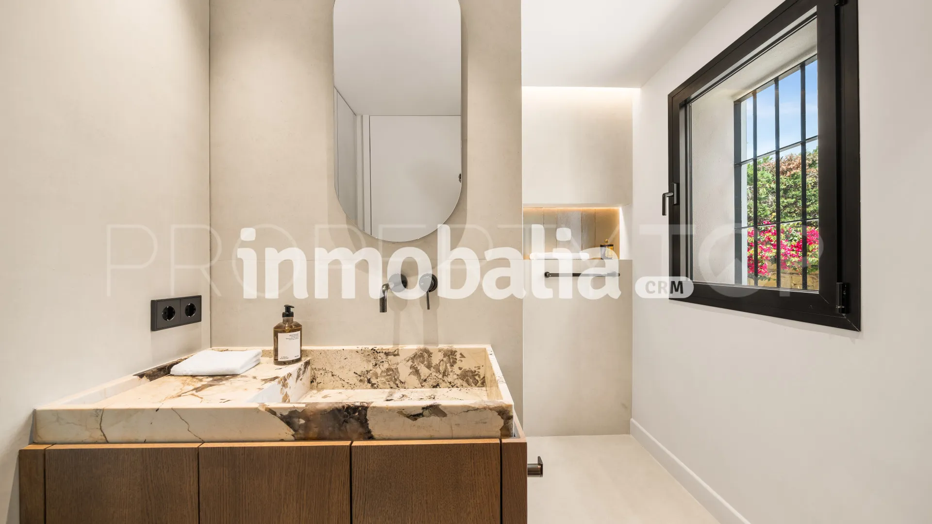 Villa en venta en Cascada de Camojan