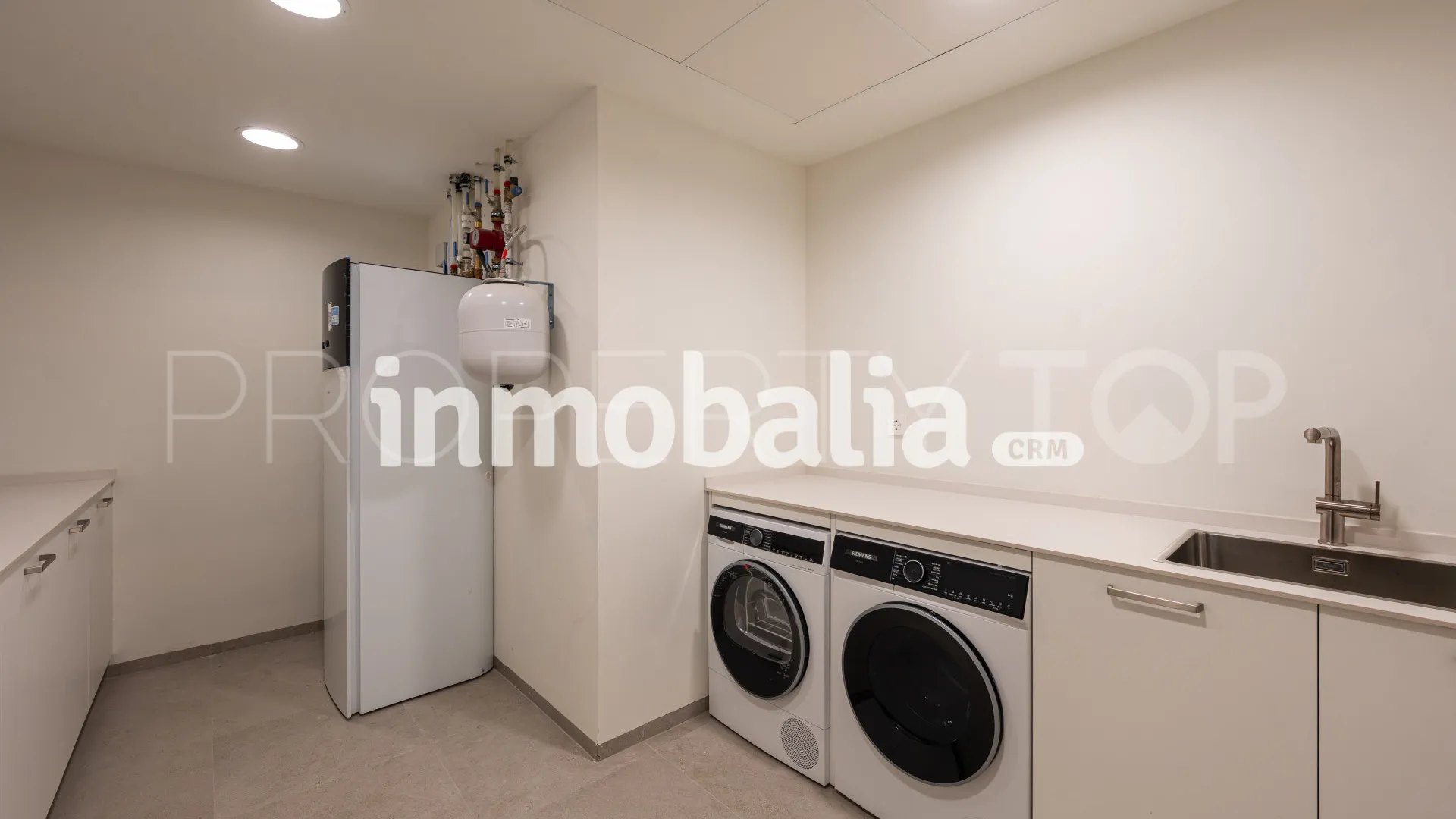 Villa for sale in La Cerquilla with 4 bedrooms