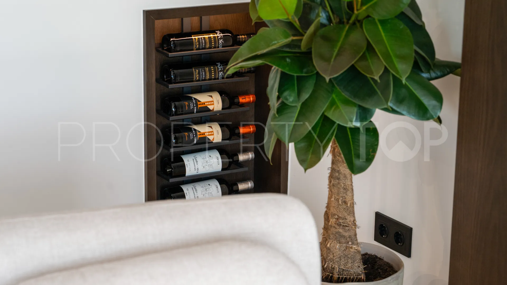 Atico duplex a la venta en Aloha Hill Club con 3 dormitorios