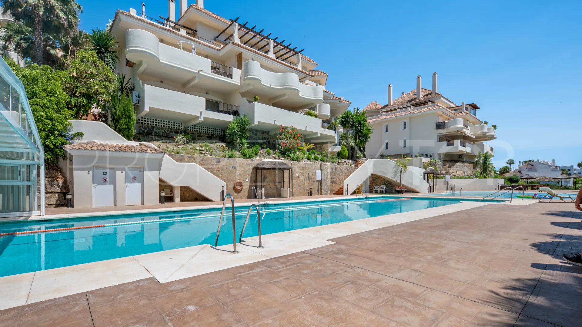 Atico duplex a la venta en Aloha Hill Club con 3 dormitorios