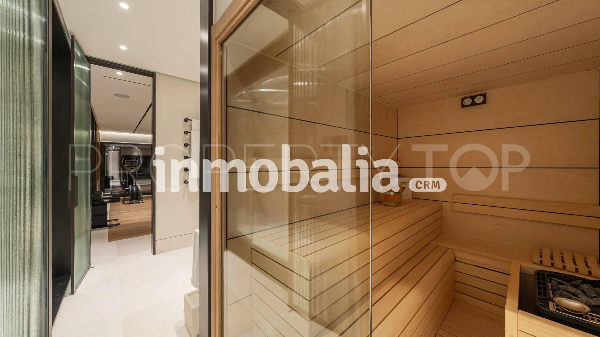 Se vende villa de 5 dormitorios en Marbella Hill Club