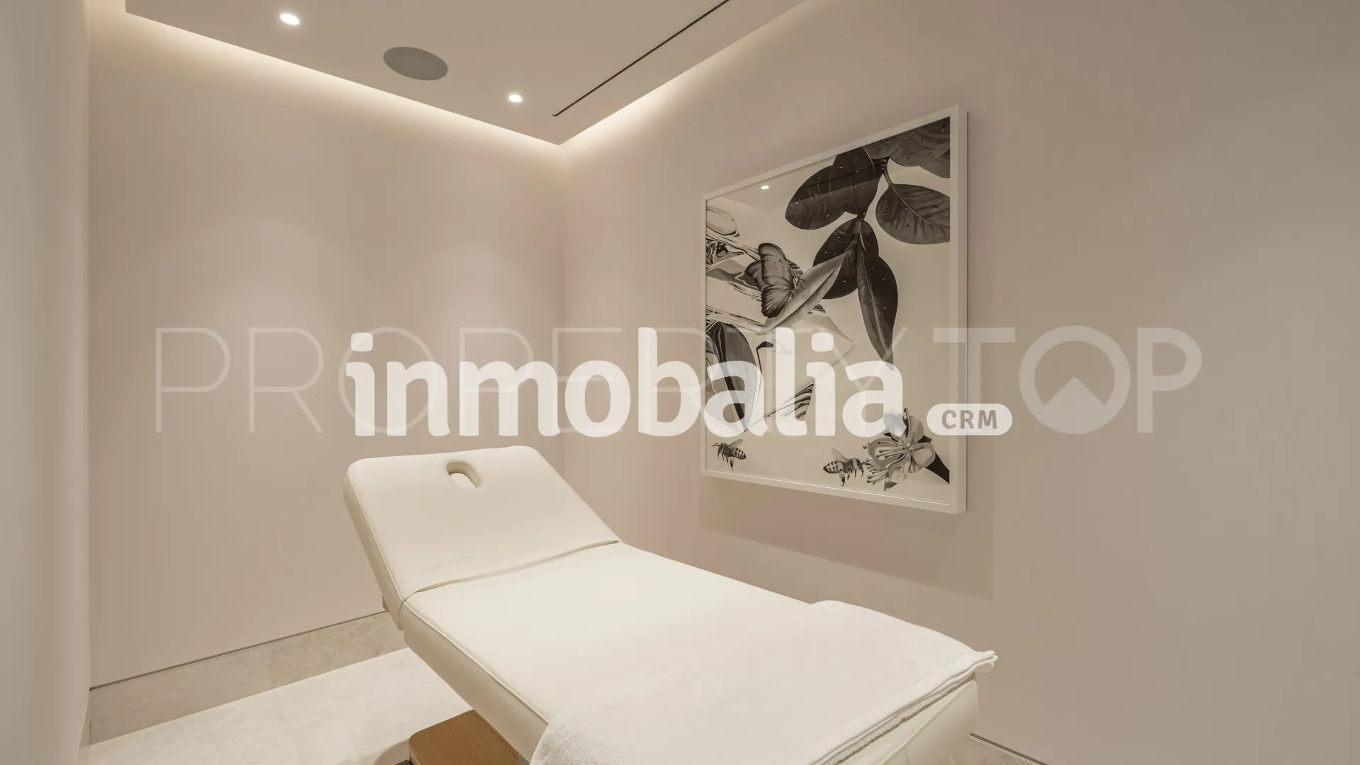 Se vende villa de 5 dormitorios en Marbella Hill Club