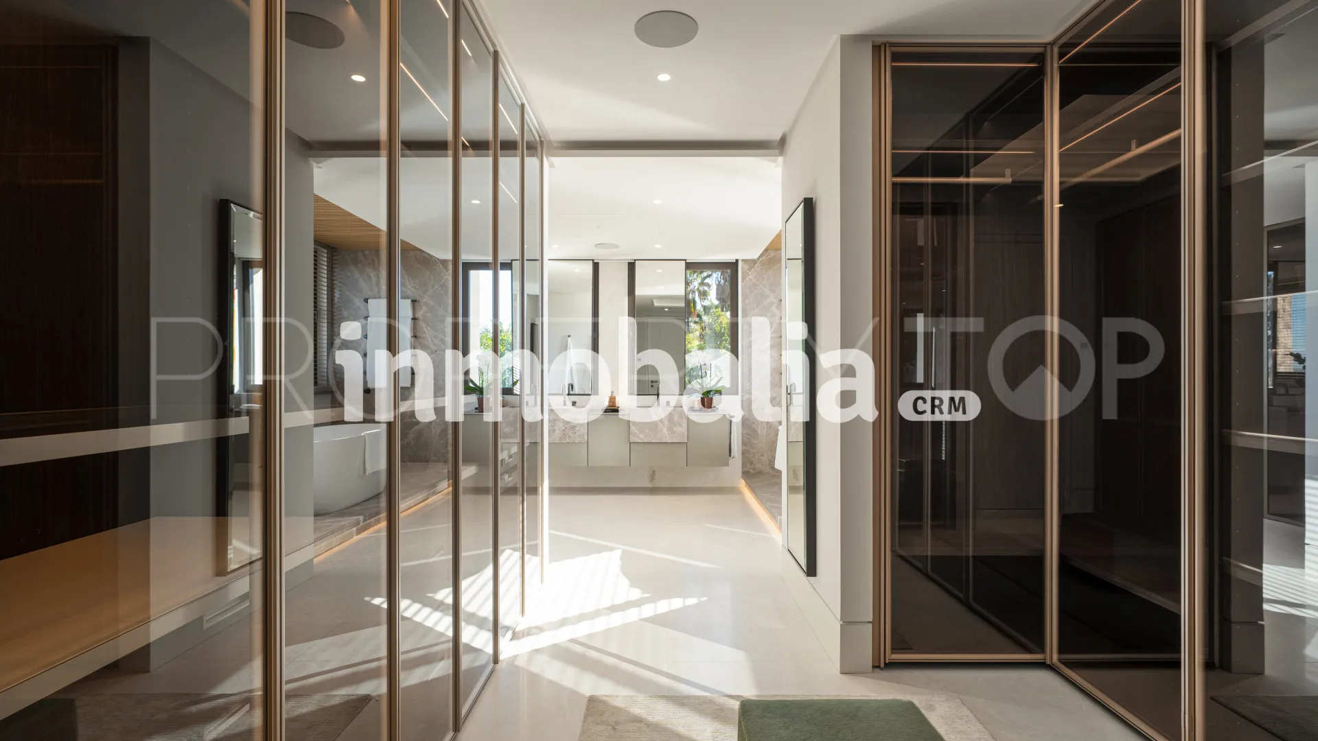 Se vende villa de 5 dormitorios en Marbella Hill Club