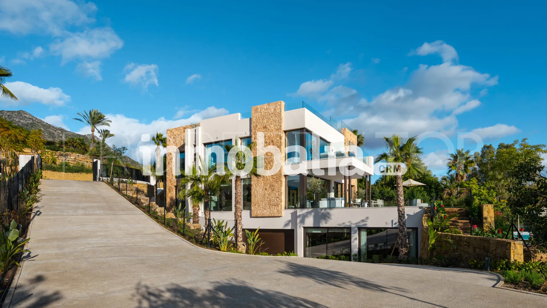 Se vende villa de 5 dormitorios en Marbella Hill Club