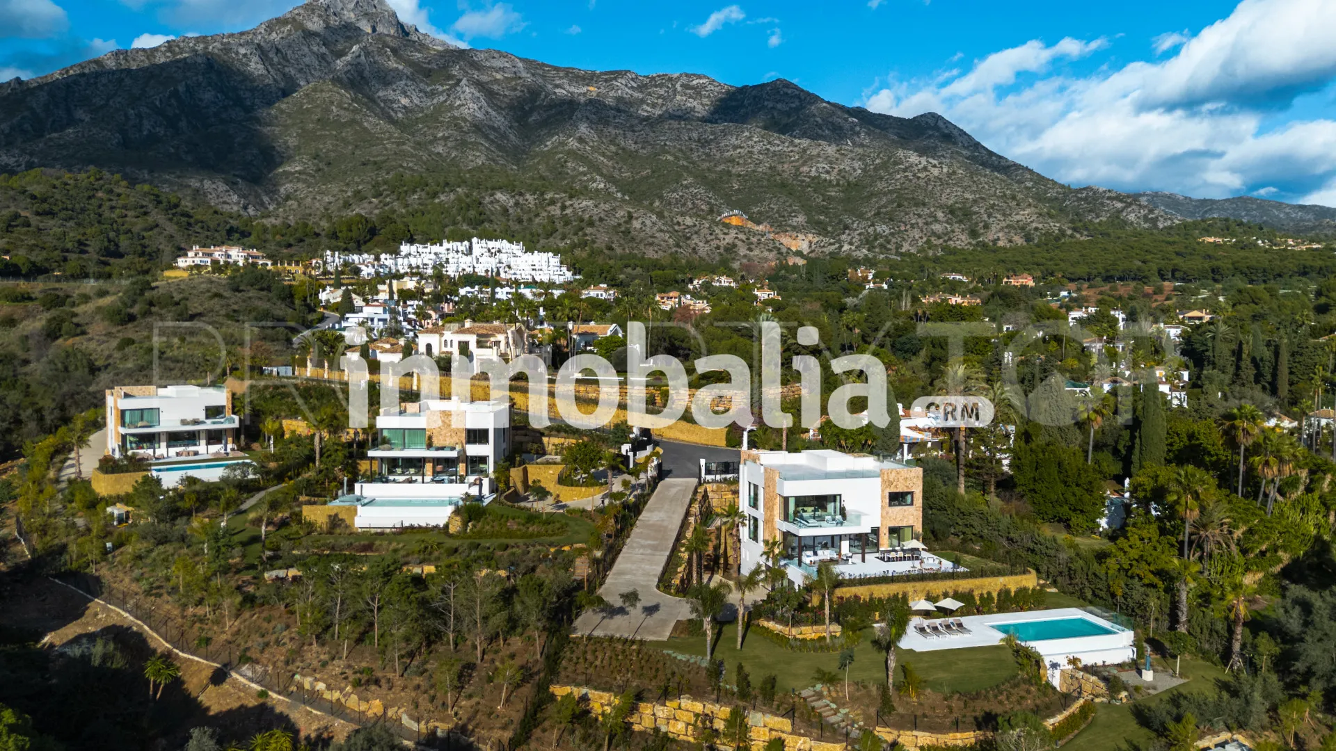 Se vende villa de 5 dormitorios en Marbella Hill Club