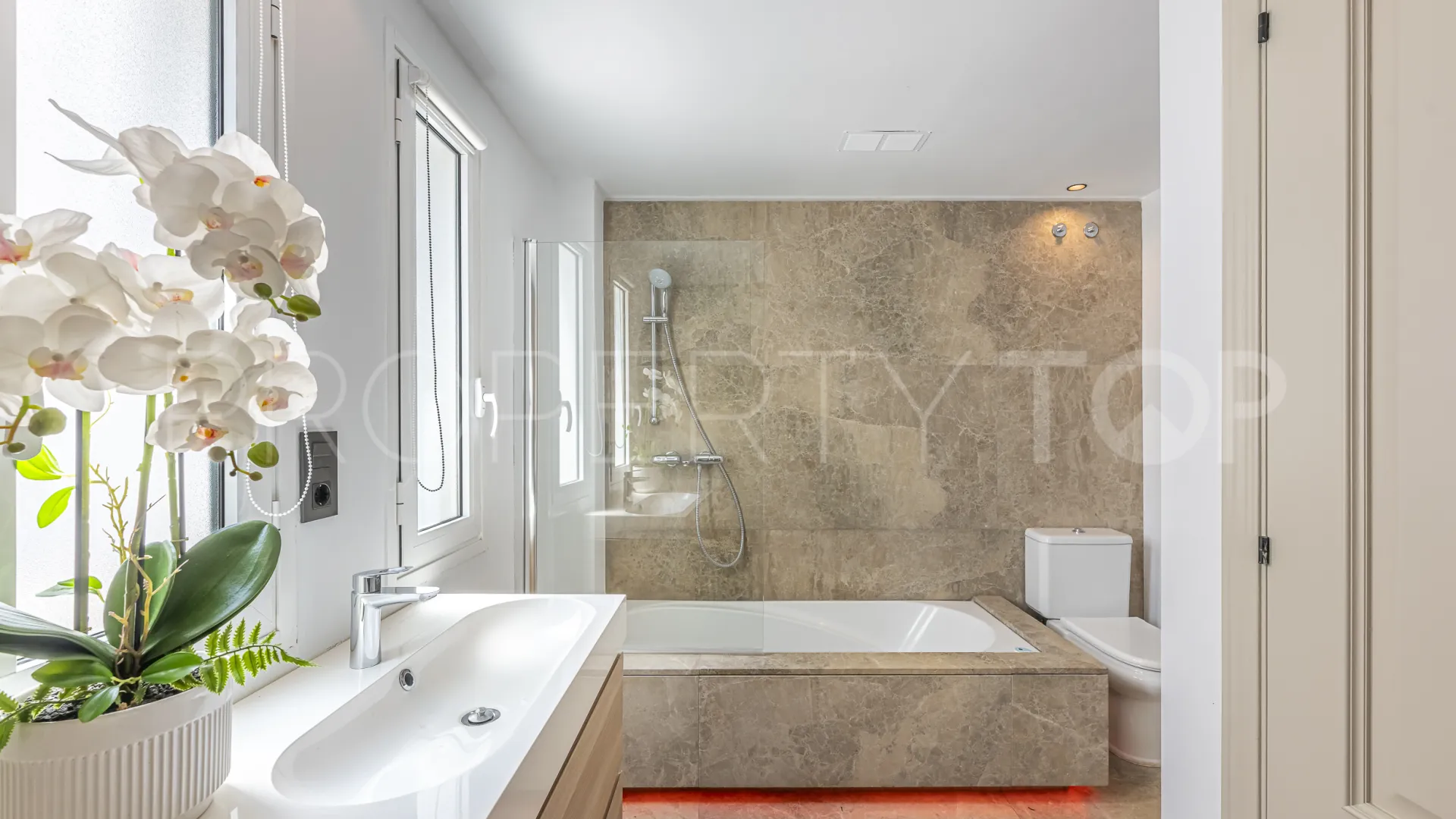 For sale duplex penthouse in Jardines de Sierra Blanca
