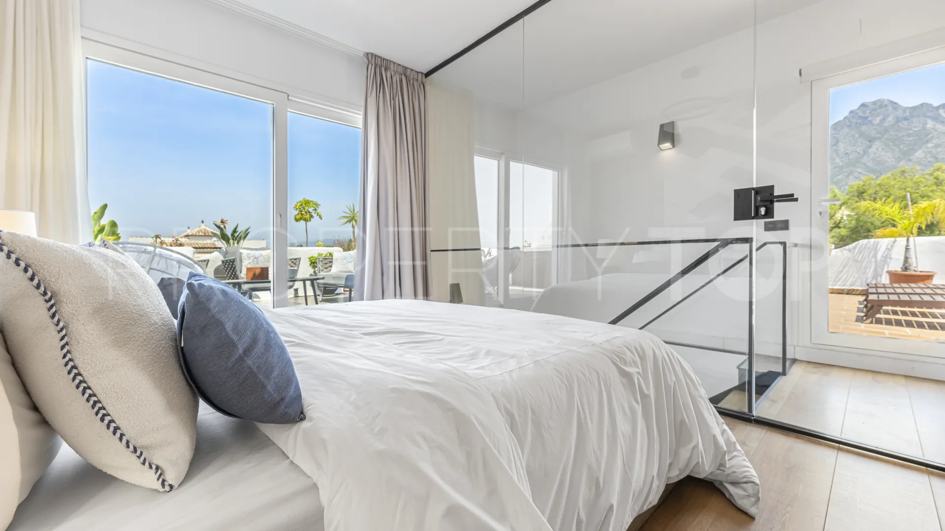 For sale duplex penthouse in Jardines de Sierra Blanca
