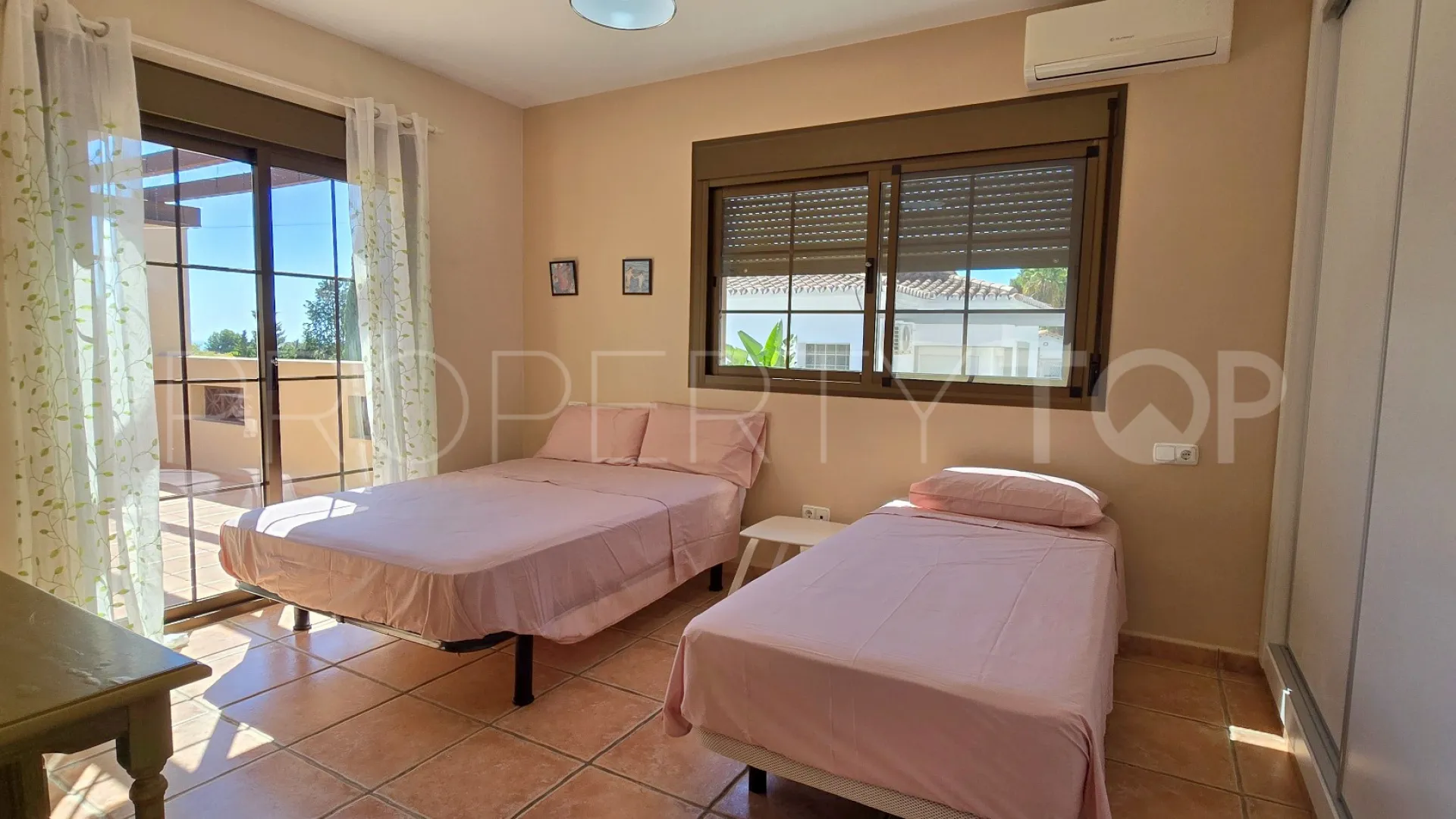 Palacio de Congresos 5 bedrooms house for sale