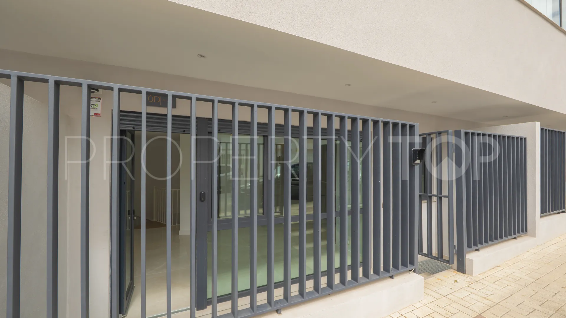 For sale ground floor duplex in La Carihuela