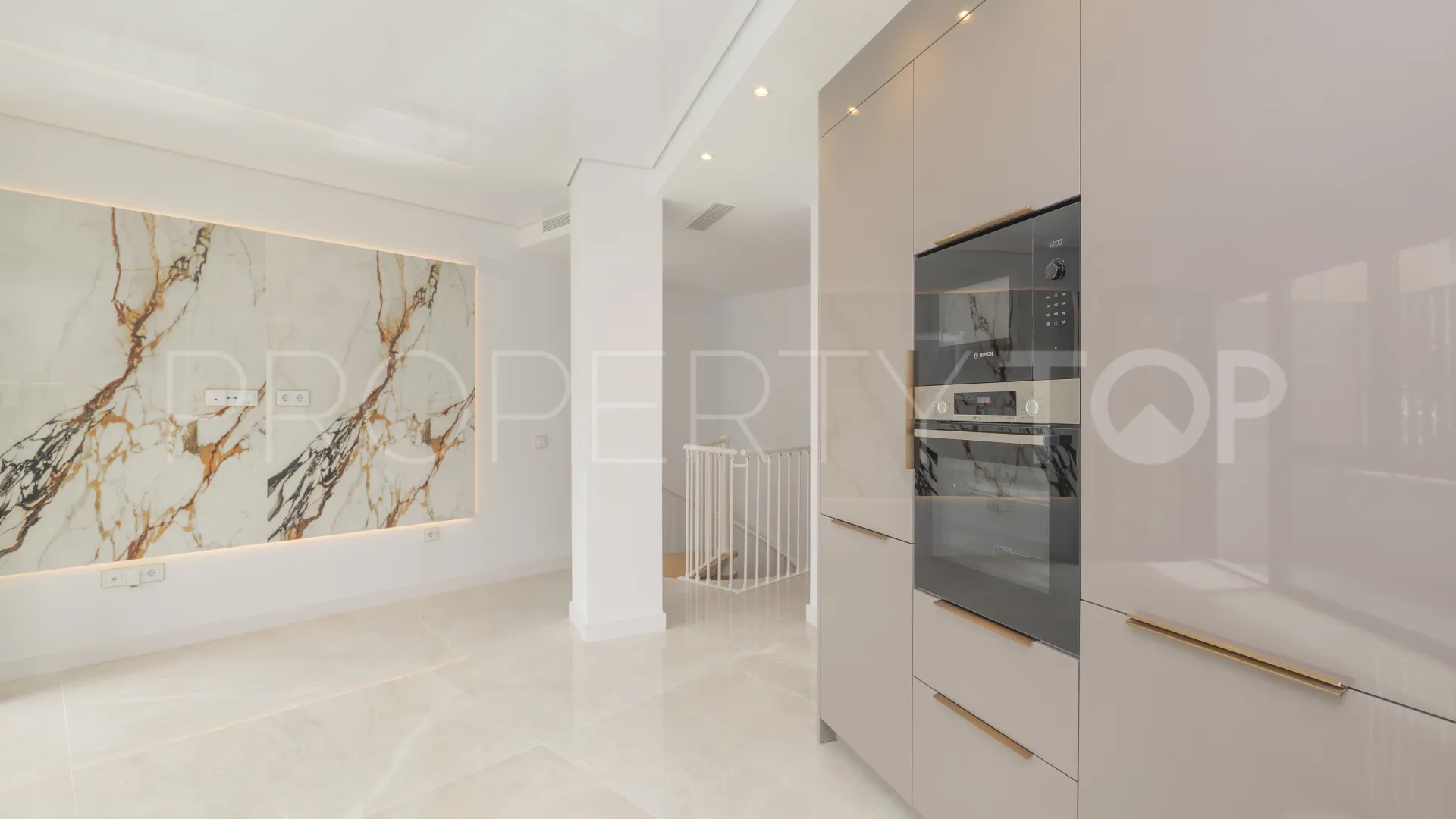 For sale ground floor duplex in La Carihuela