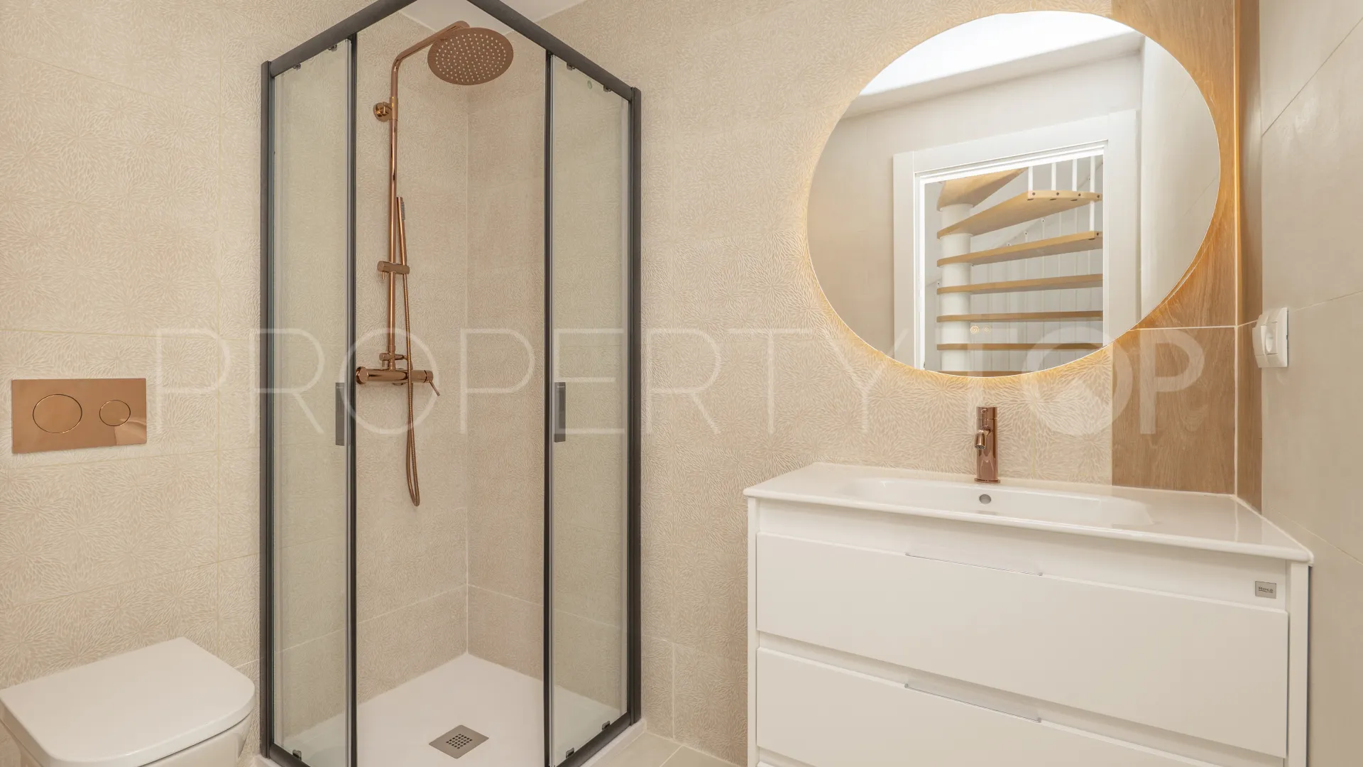 For sale ground floor duplex in La Carihuela