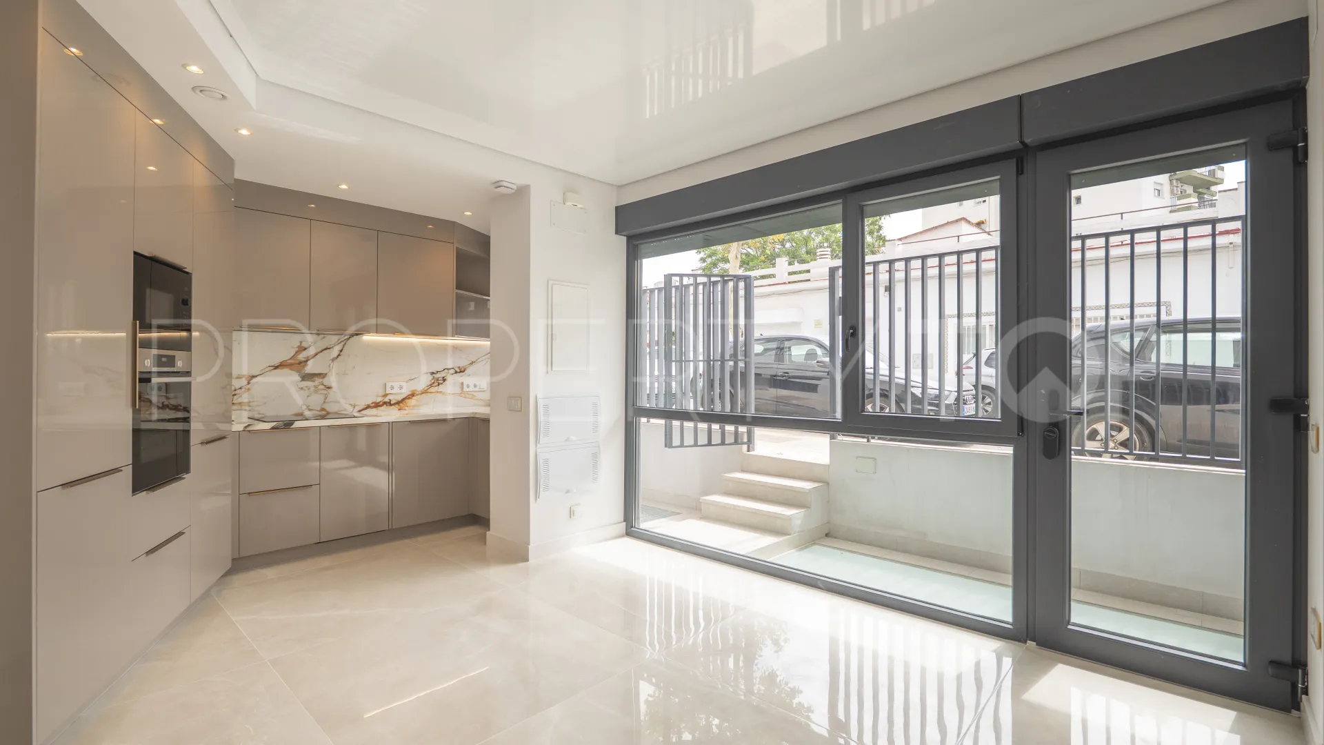 For sale ground floor duplex in La Carihuela