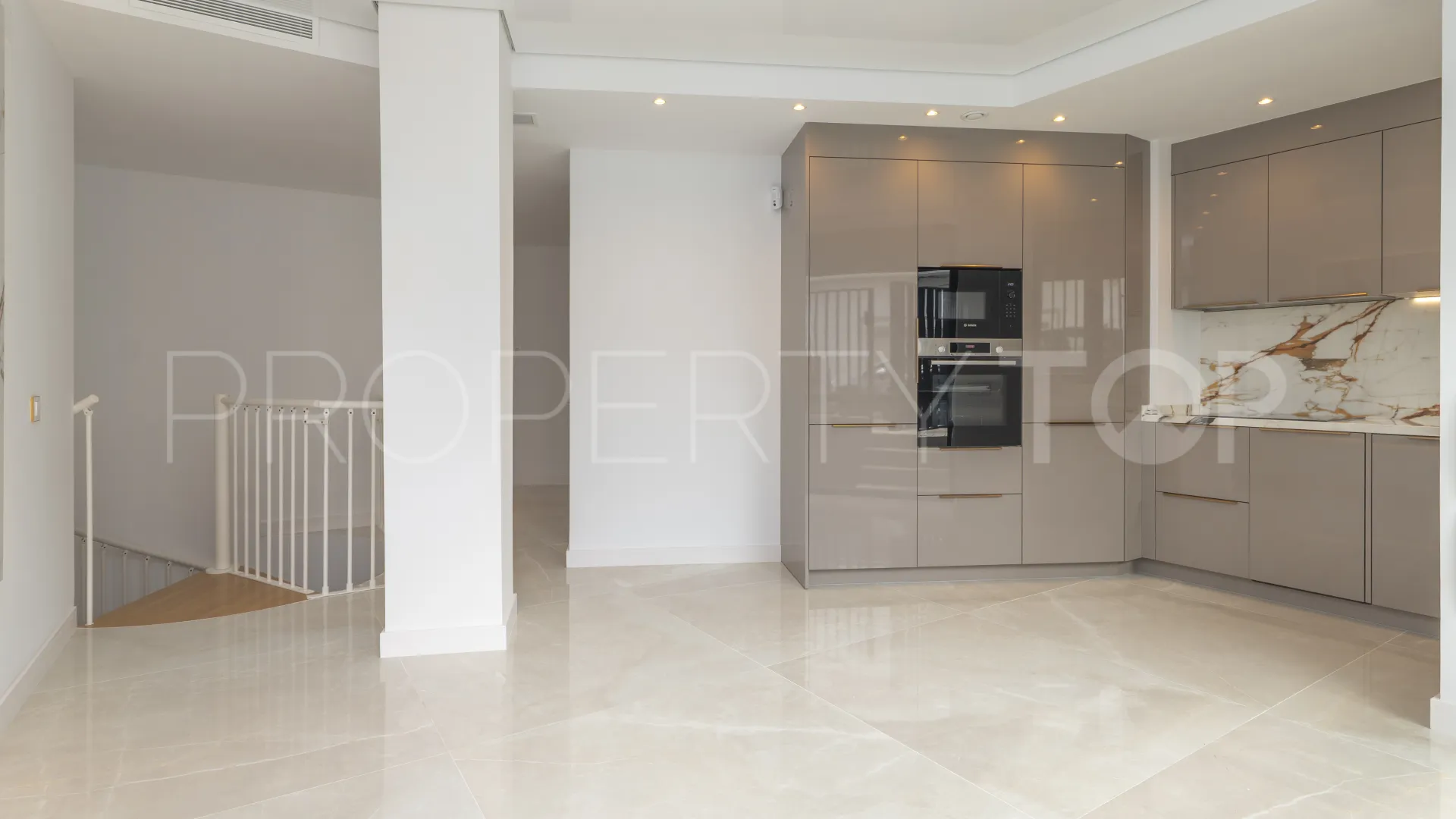 For sale ground floor duplex in La Carihuela