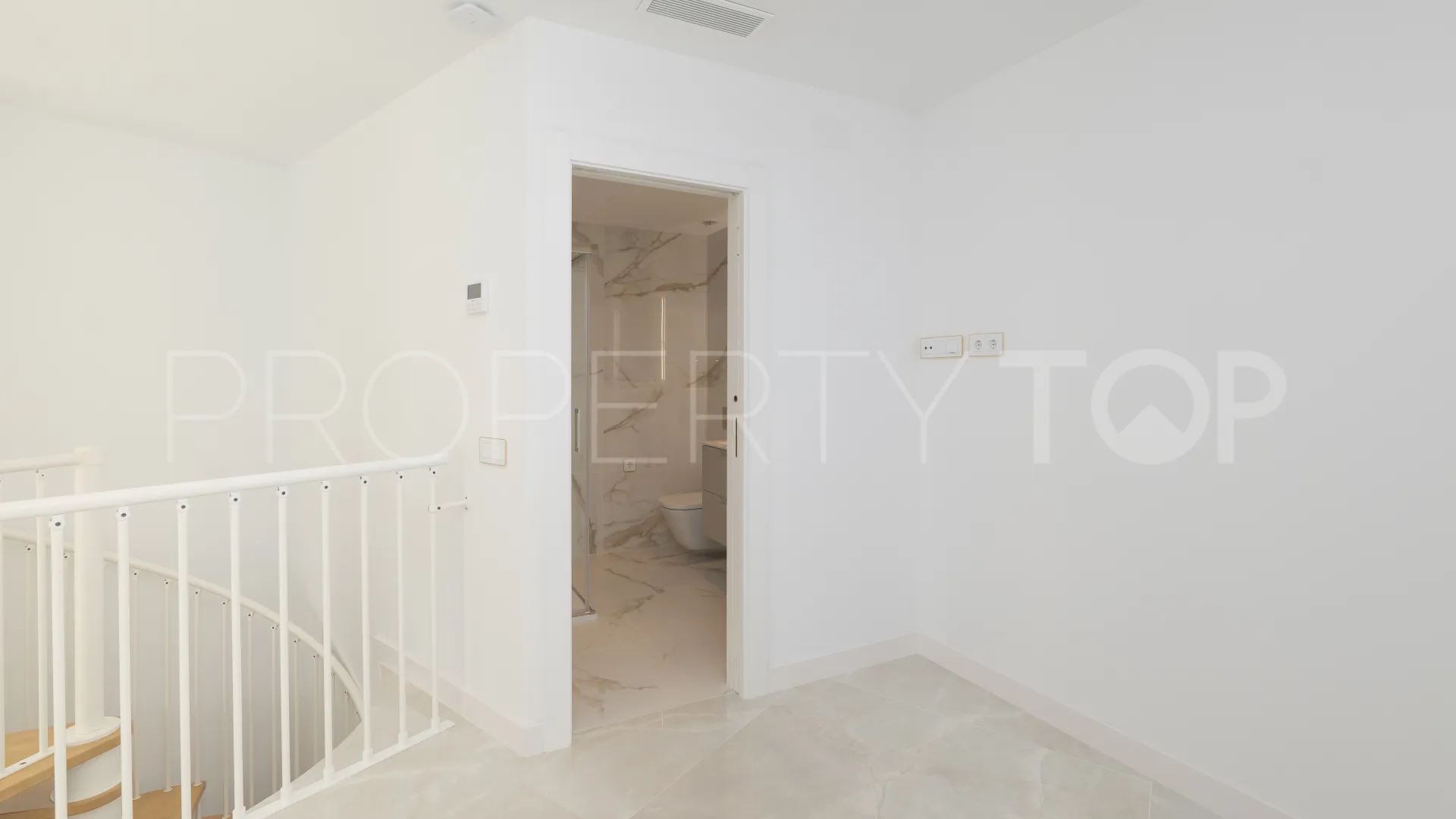 For sale ground floor duplex in La Carihuela
