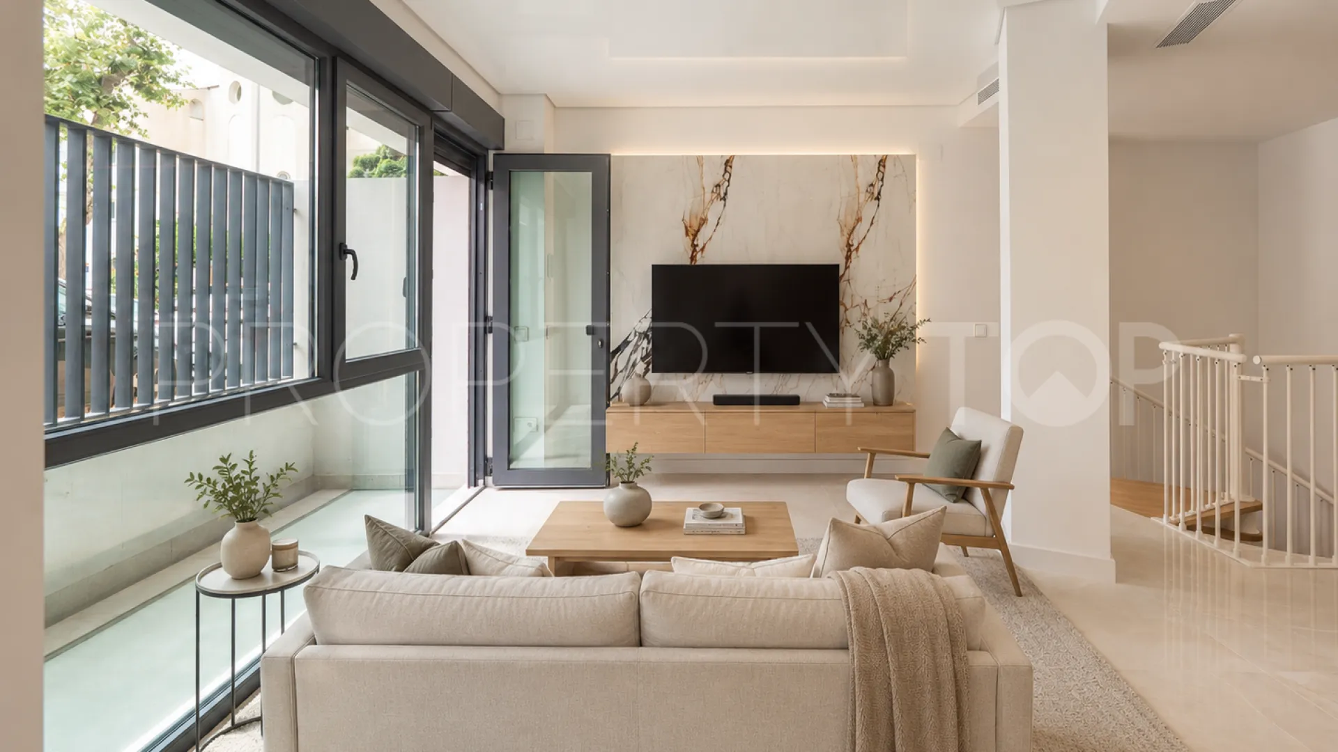 For sale ground floor duplex in La Carihuela