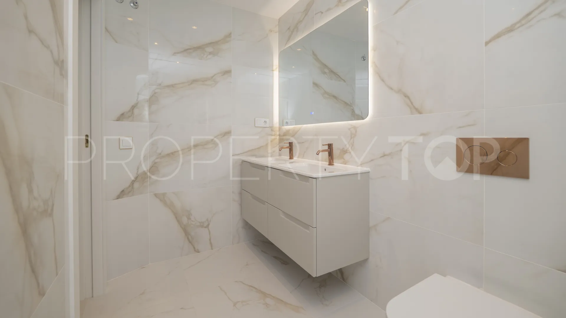 Duplex planta baja a la venta en La Carihuela