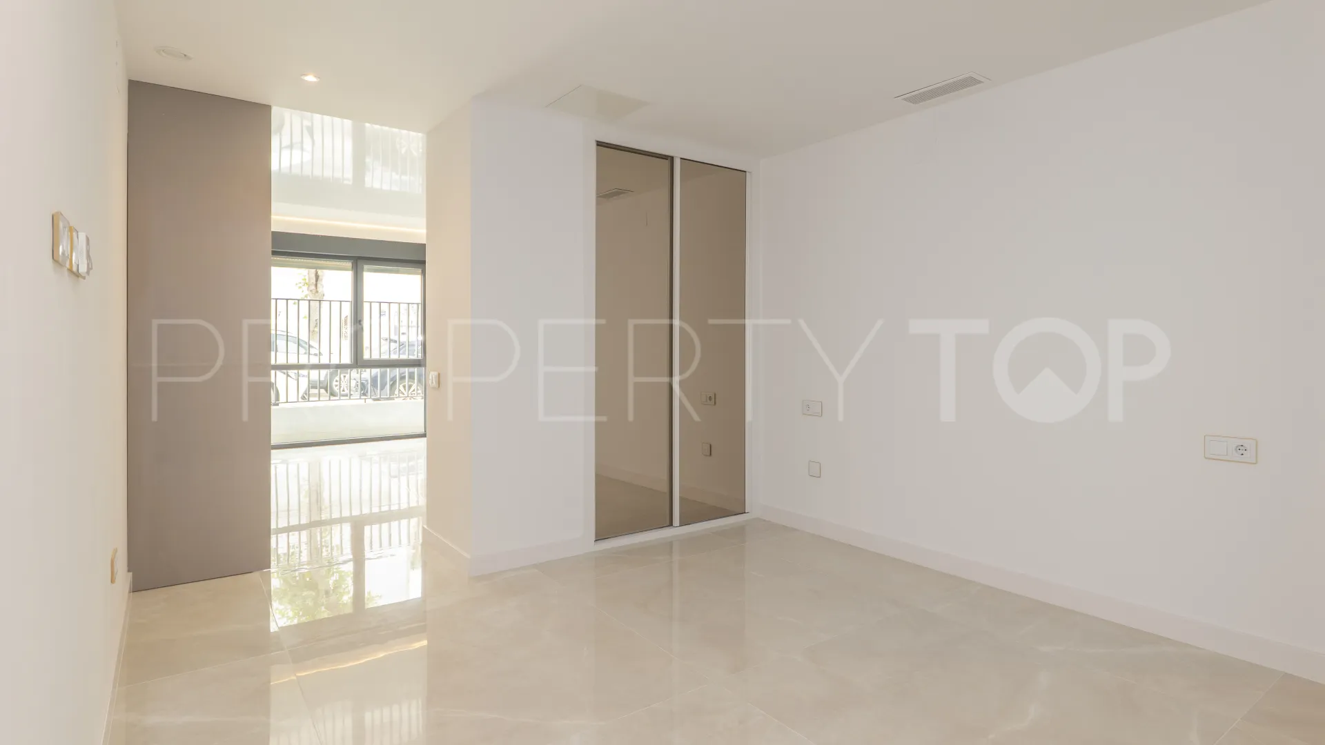Duplex planta baja a la venta en La Carihuela