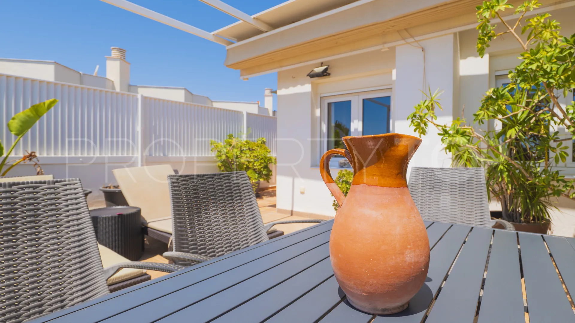 Ático en venta en La Carihuela con 2 dormitorios