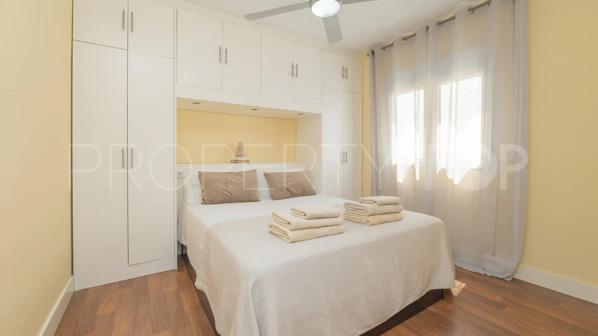 Ático en venta en La Carihuela con 2 dormitorios