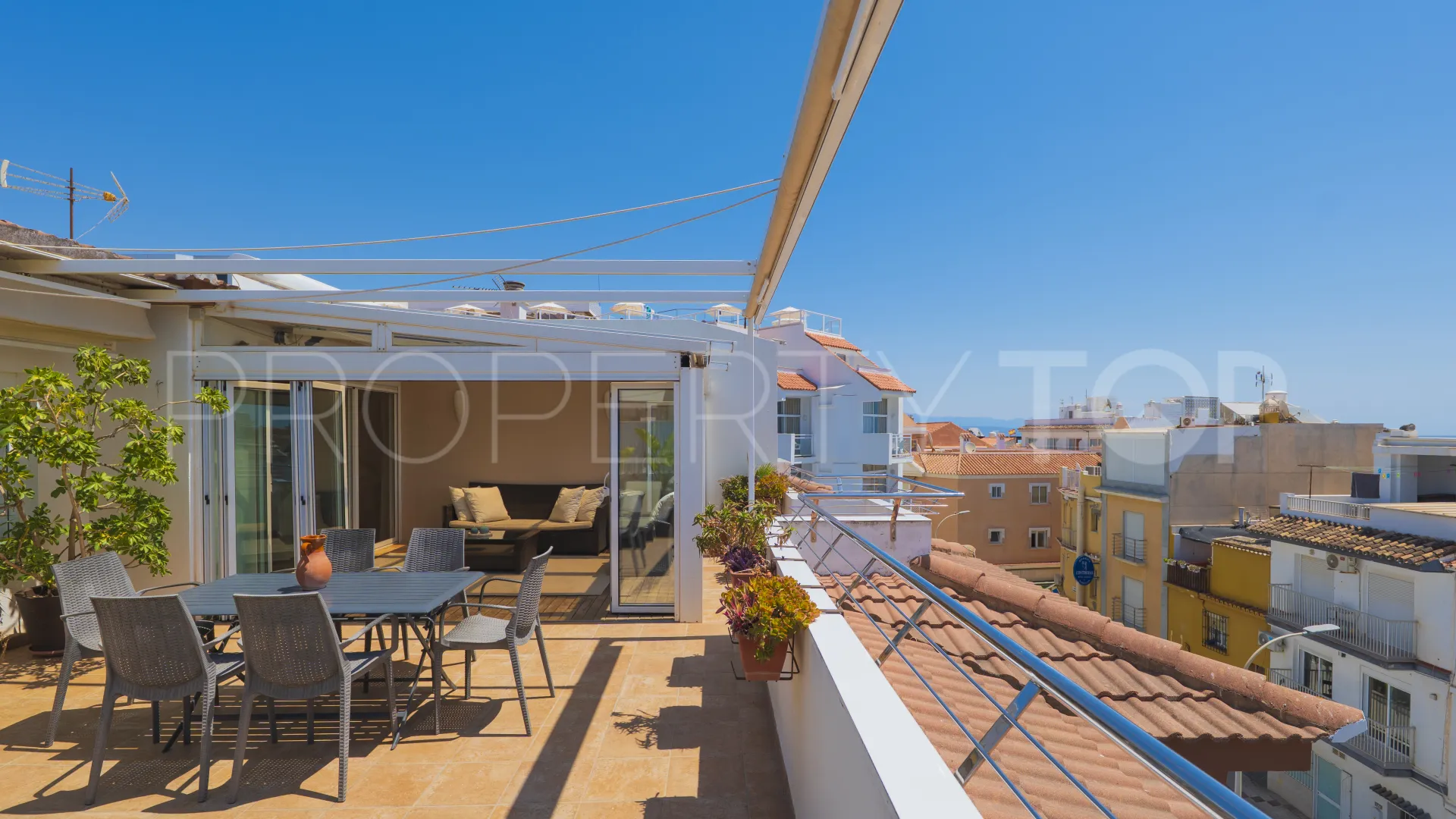 Ático en venta en La Carihuela con 2 dormitorios