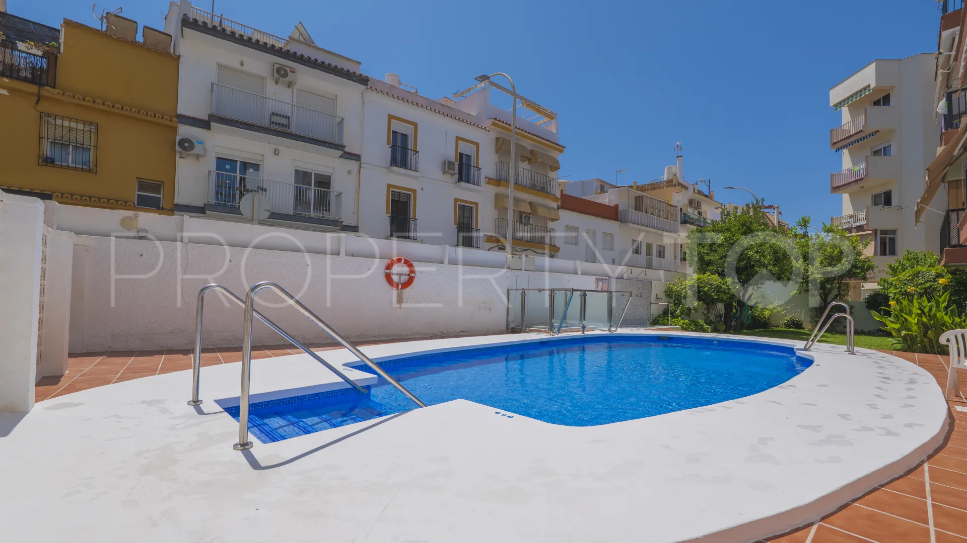 Ático en venta en La Carihuela con 2 dormitorios