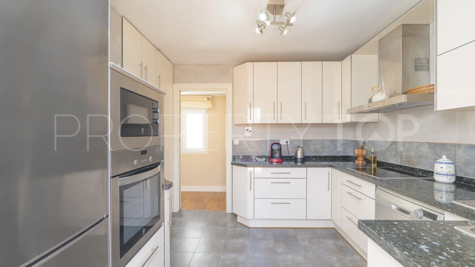 Ático en venta en La Carihuela con 2 dormitorios