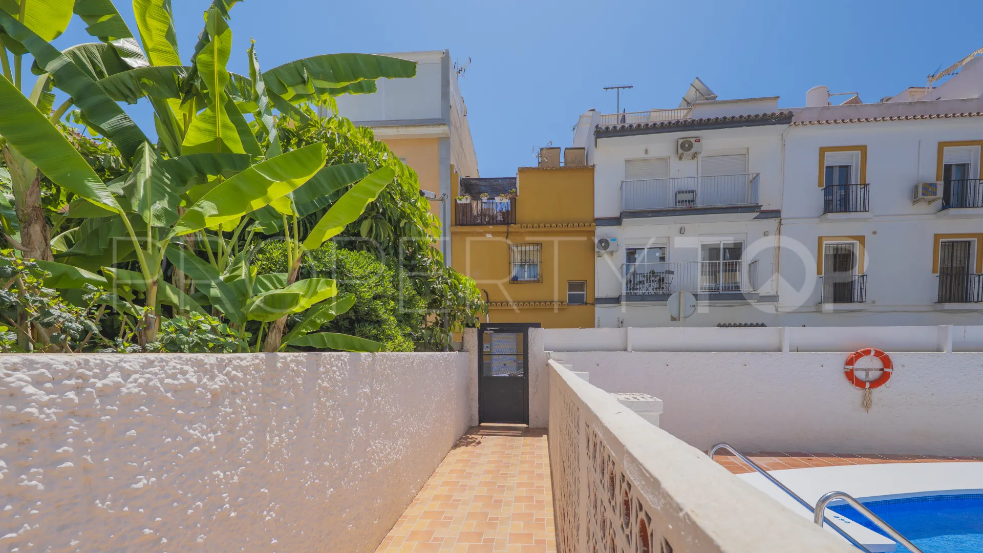 Ático en venta en La Carihuela con 2 dormitorios