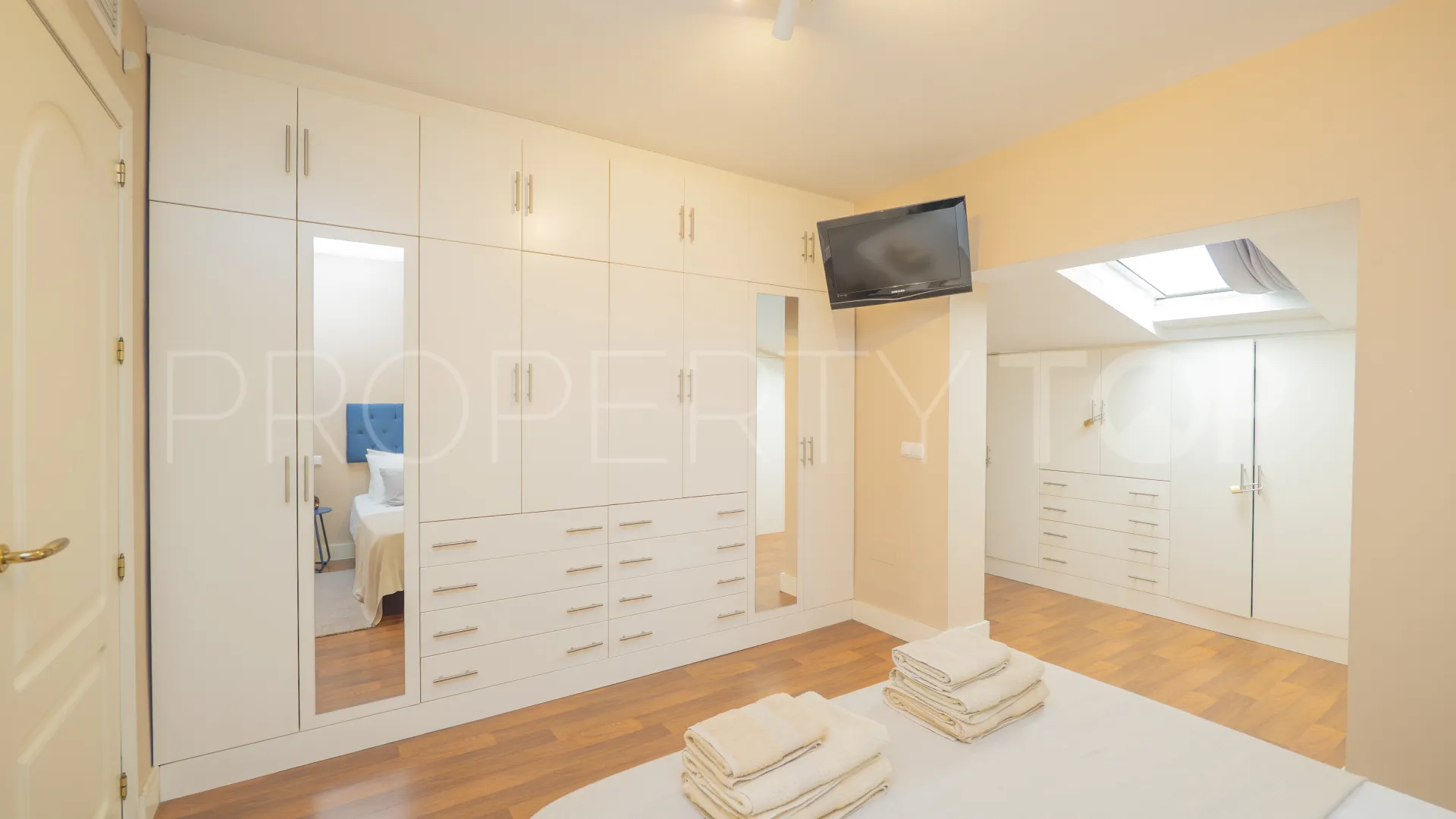 Ático en venta en La Carihuela con 2 dormitorios