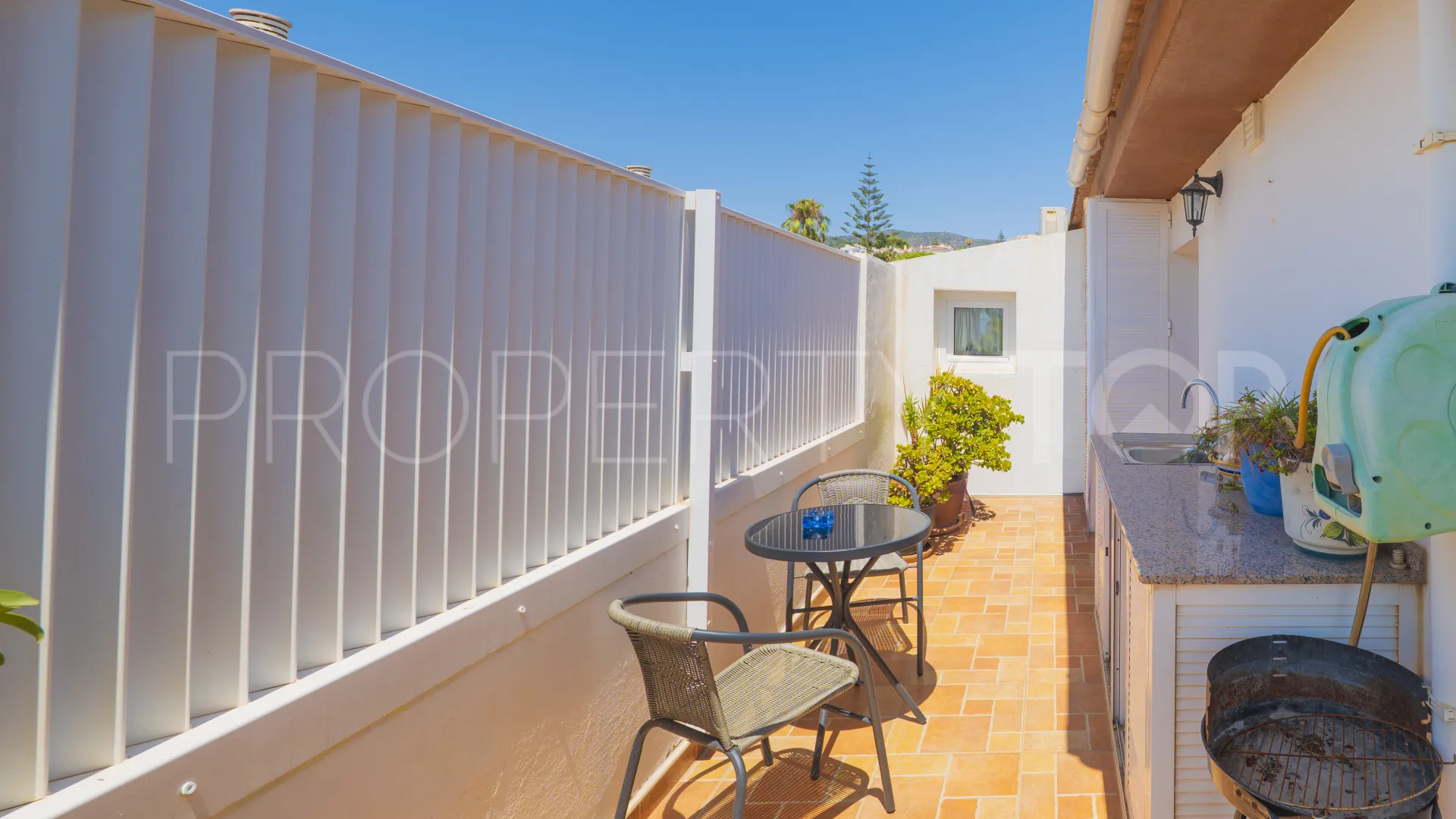 Ático en venta en La Carihuela con 2 dormitorios