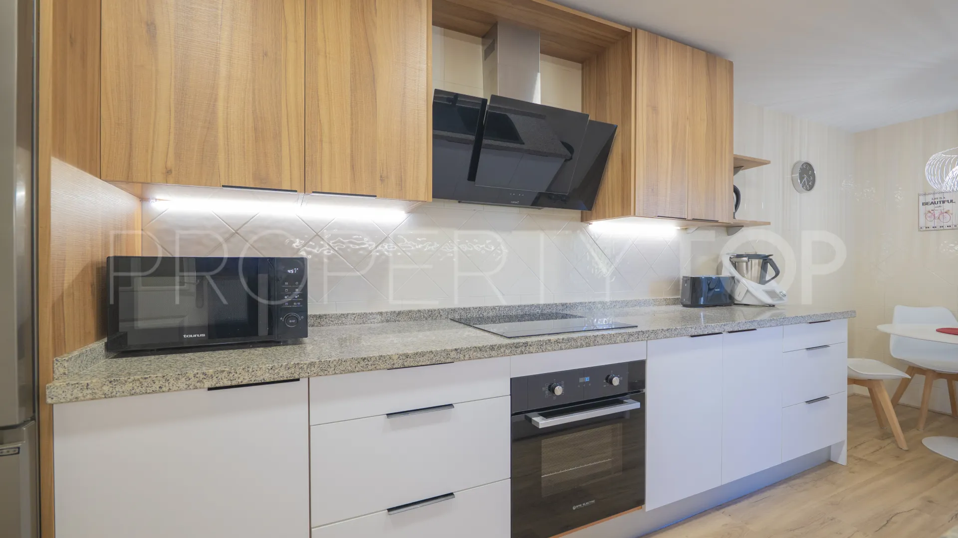 2 bedrooms apartment for sale in Elviria