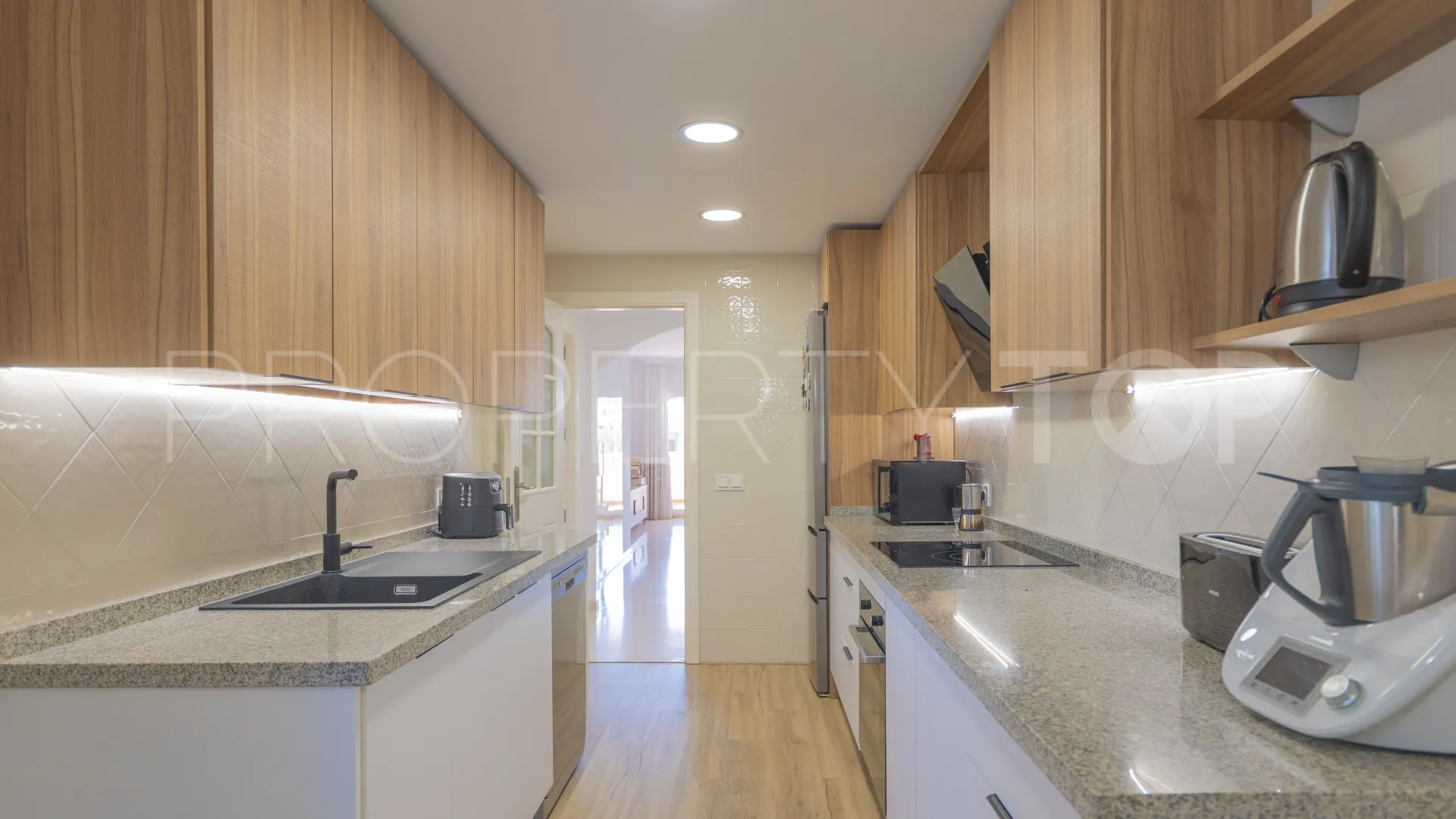2 bedrooms apartment for sale in Elviria