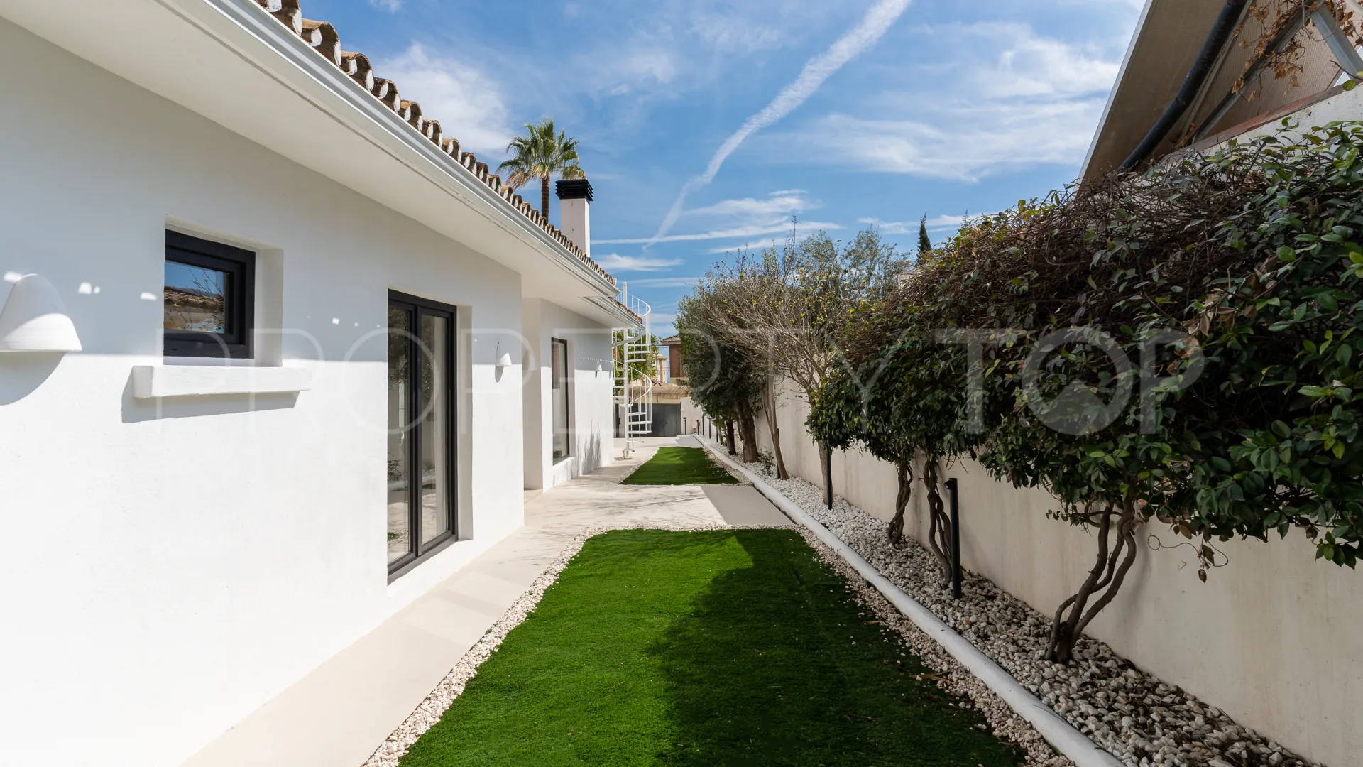 Se vende villa en El Pinillo
