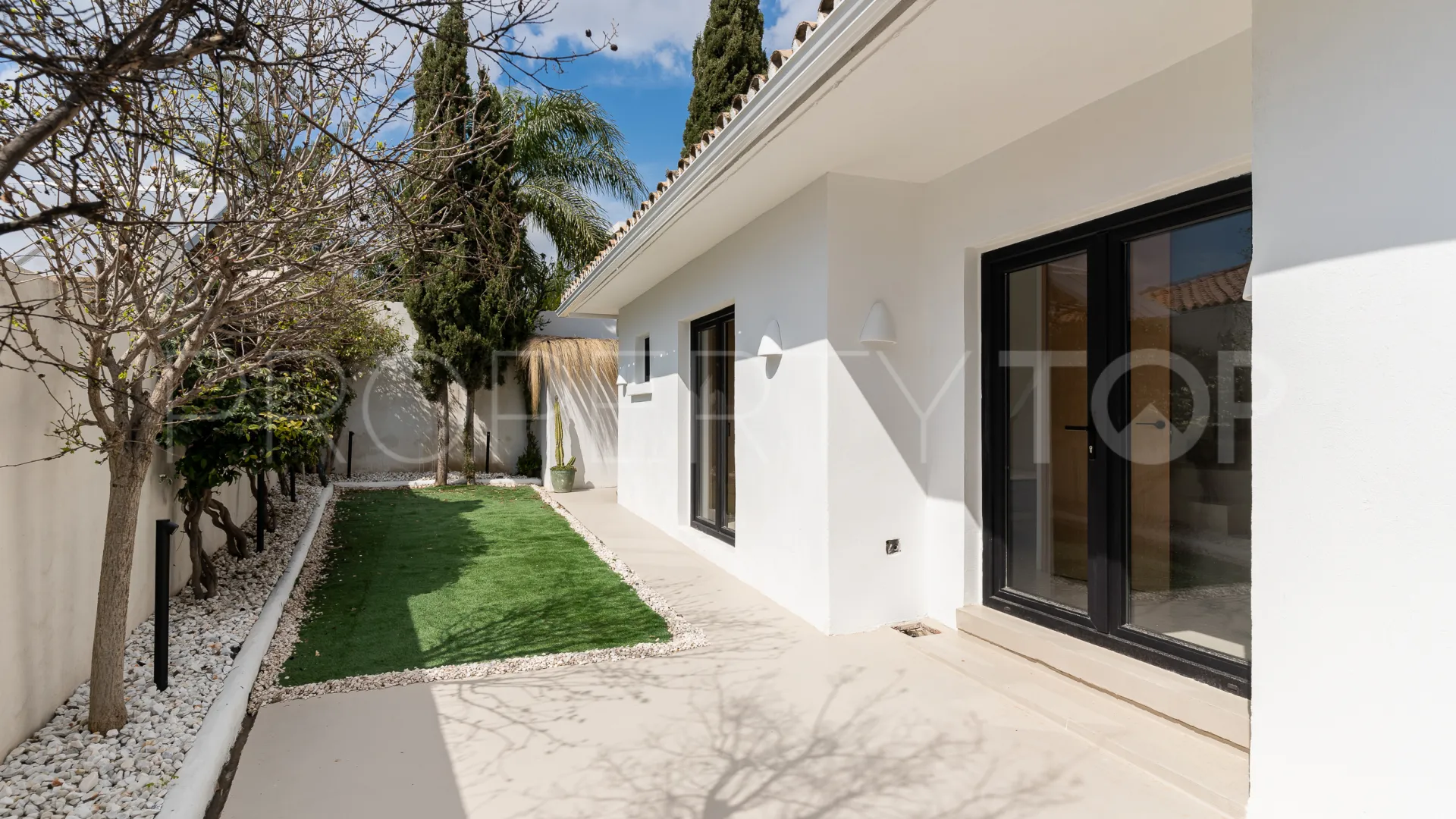Se vende villa en El Pinillo