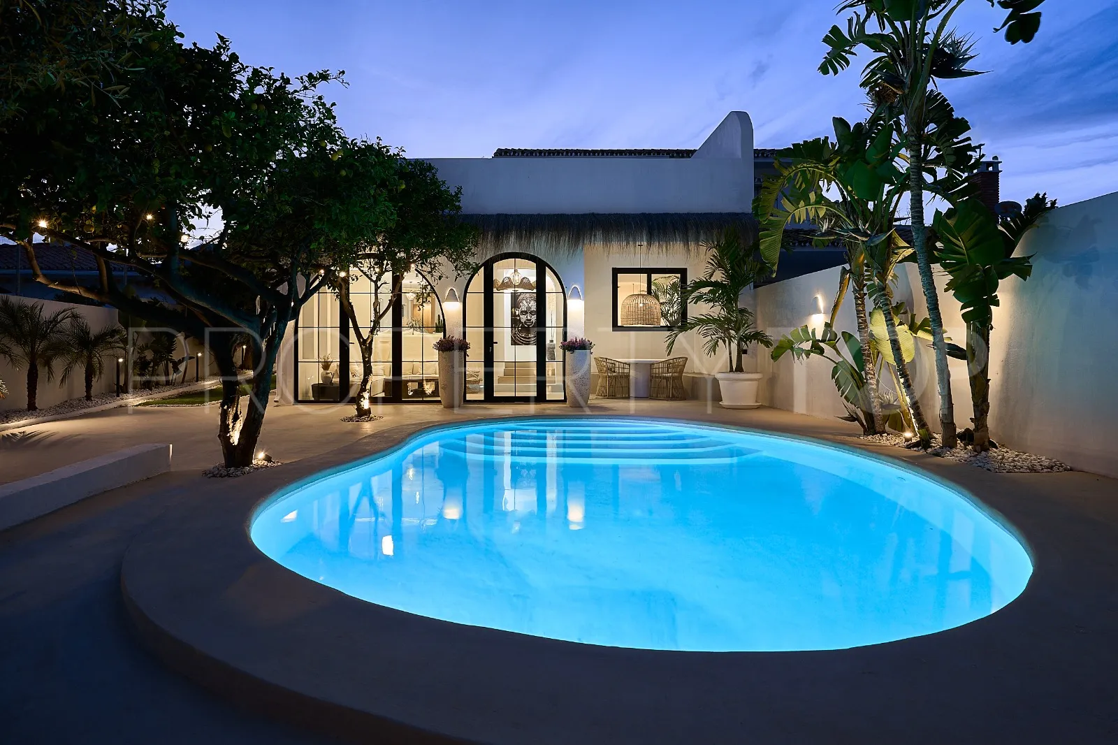 Se vende villa en El Pinillo