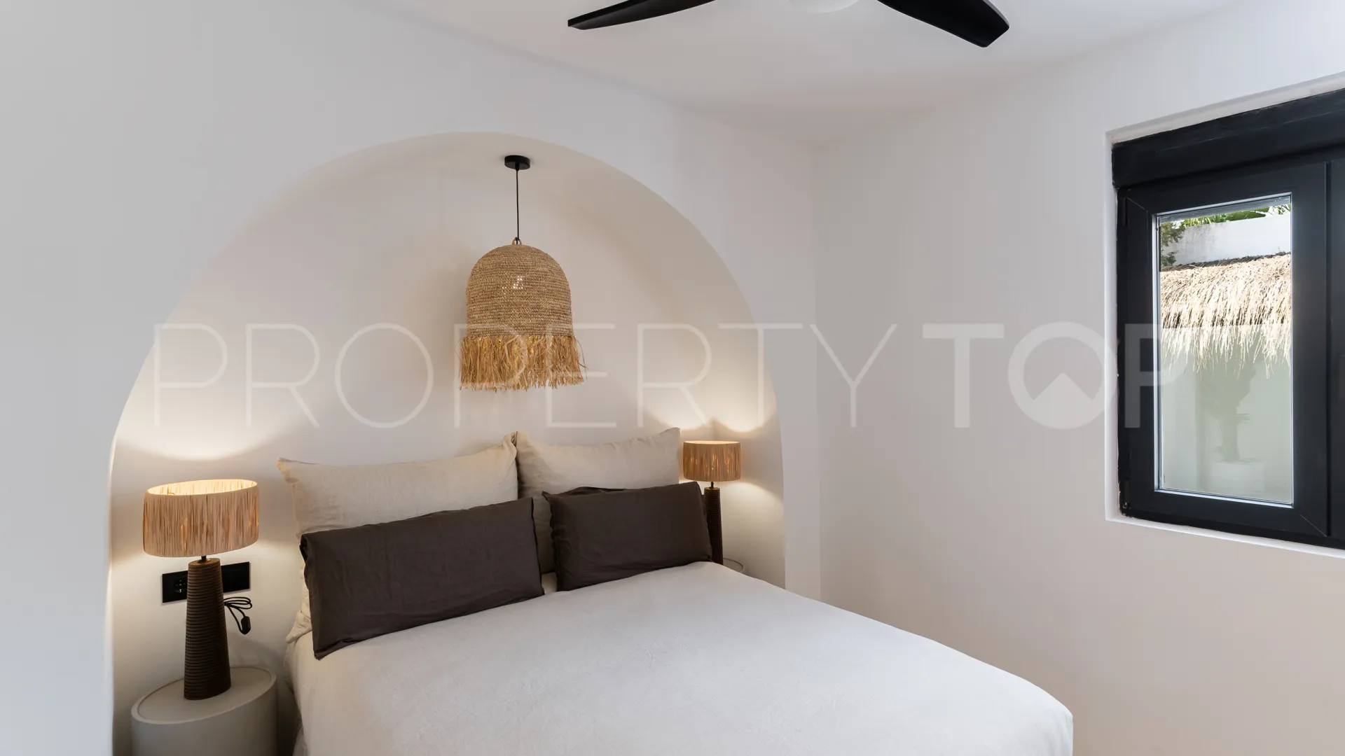 Se vende villa en El Pinillo