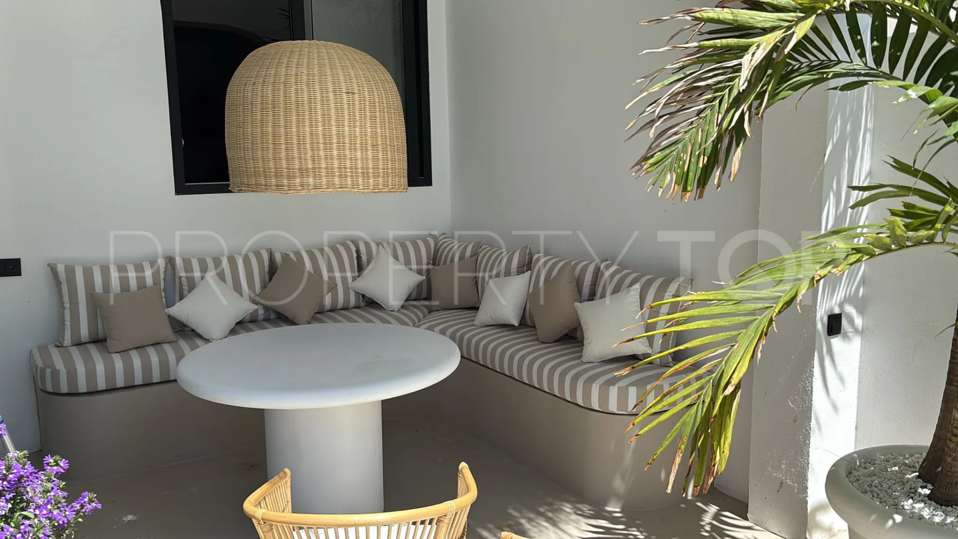 Se vende villa en El Pinillo