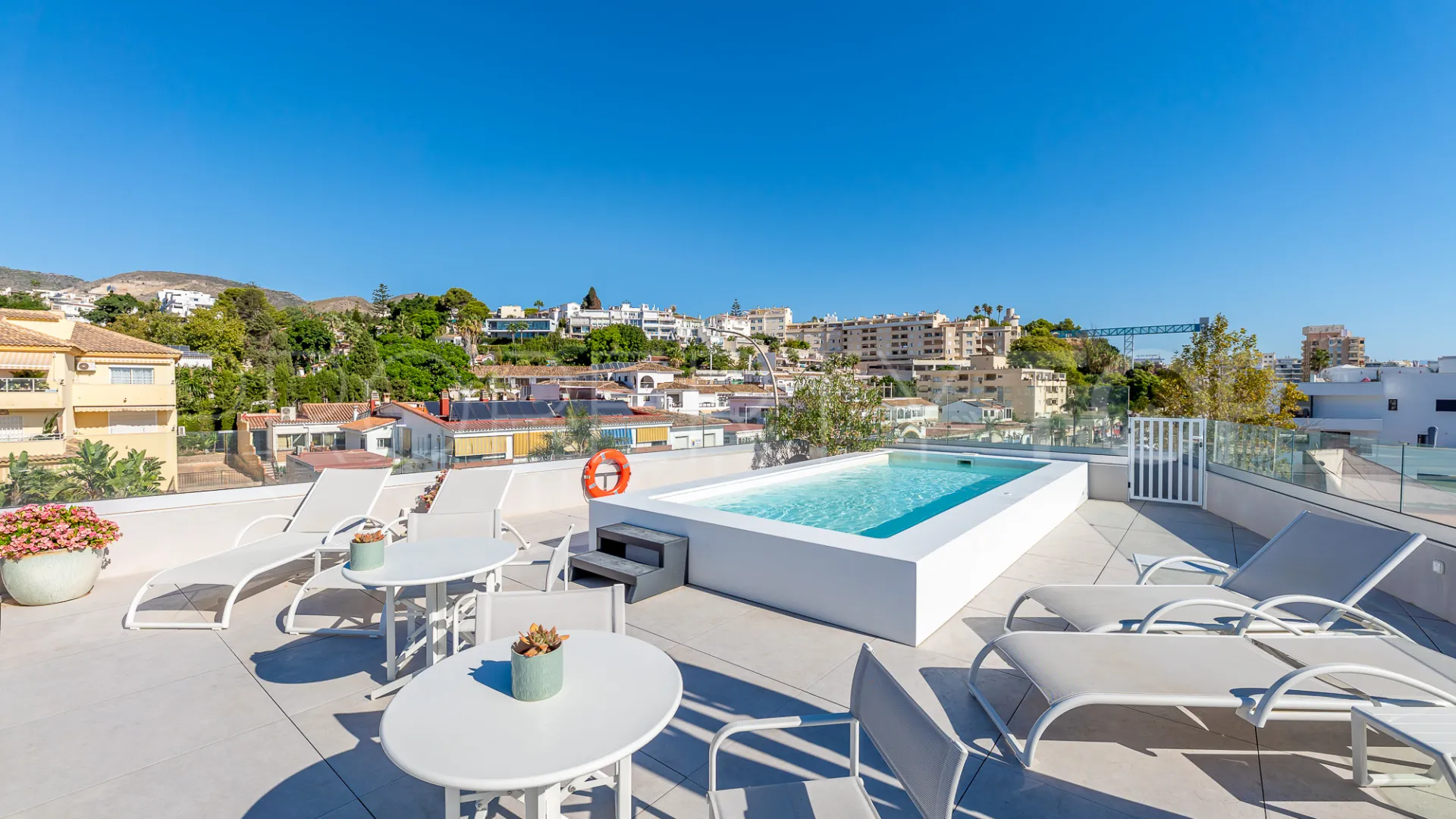 1 bedroom La Carihuela apartment for sale