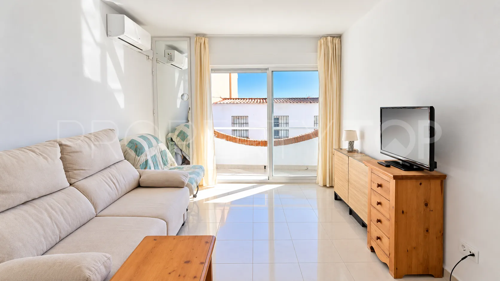 For sale studio in La Carihuela