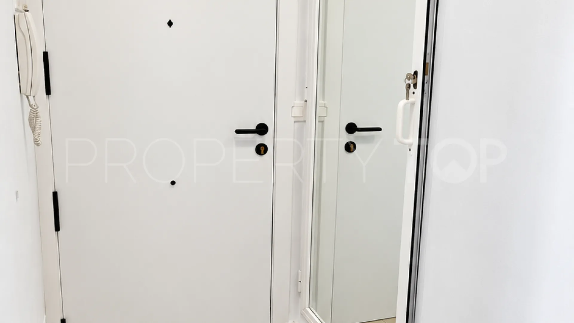 For sale studio in La Carihuela