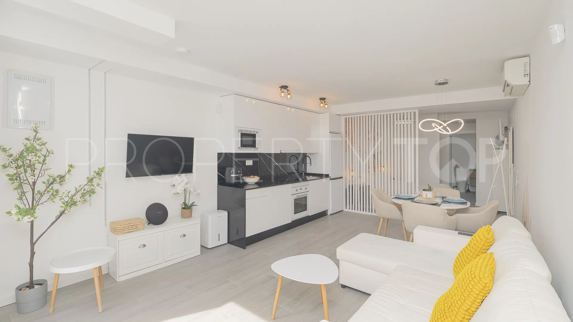 For sale studio in Bajondillo with 1 bedroom
