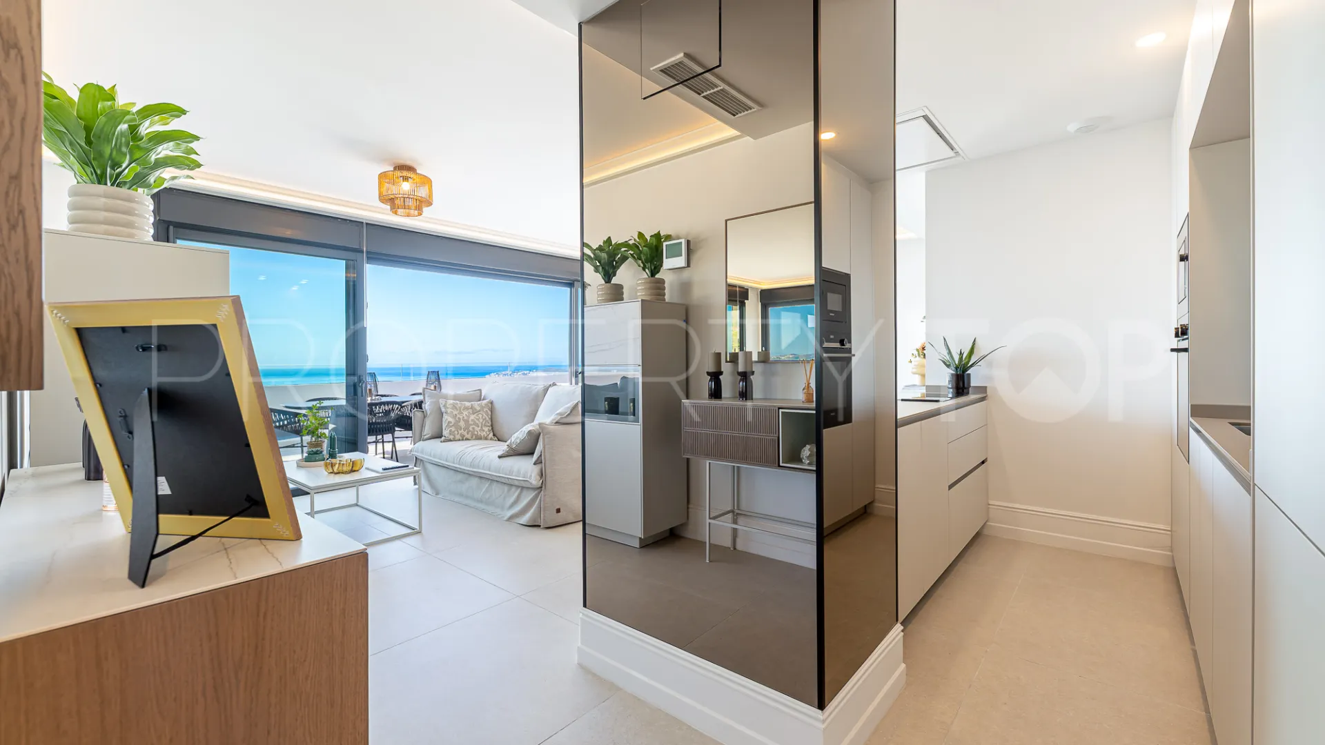 For sale penthouse in El Higueron with 2 bedrooms