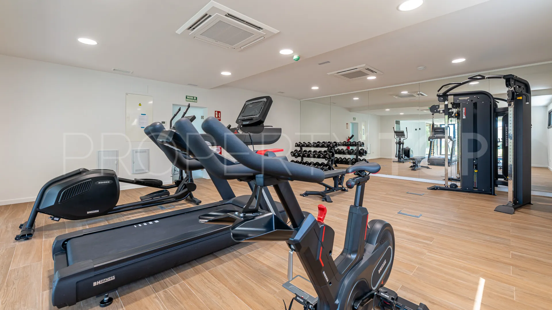 For sale penthouse in El Higueron with 2 bedrooms